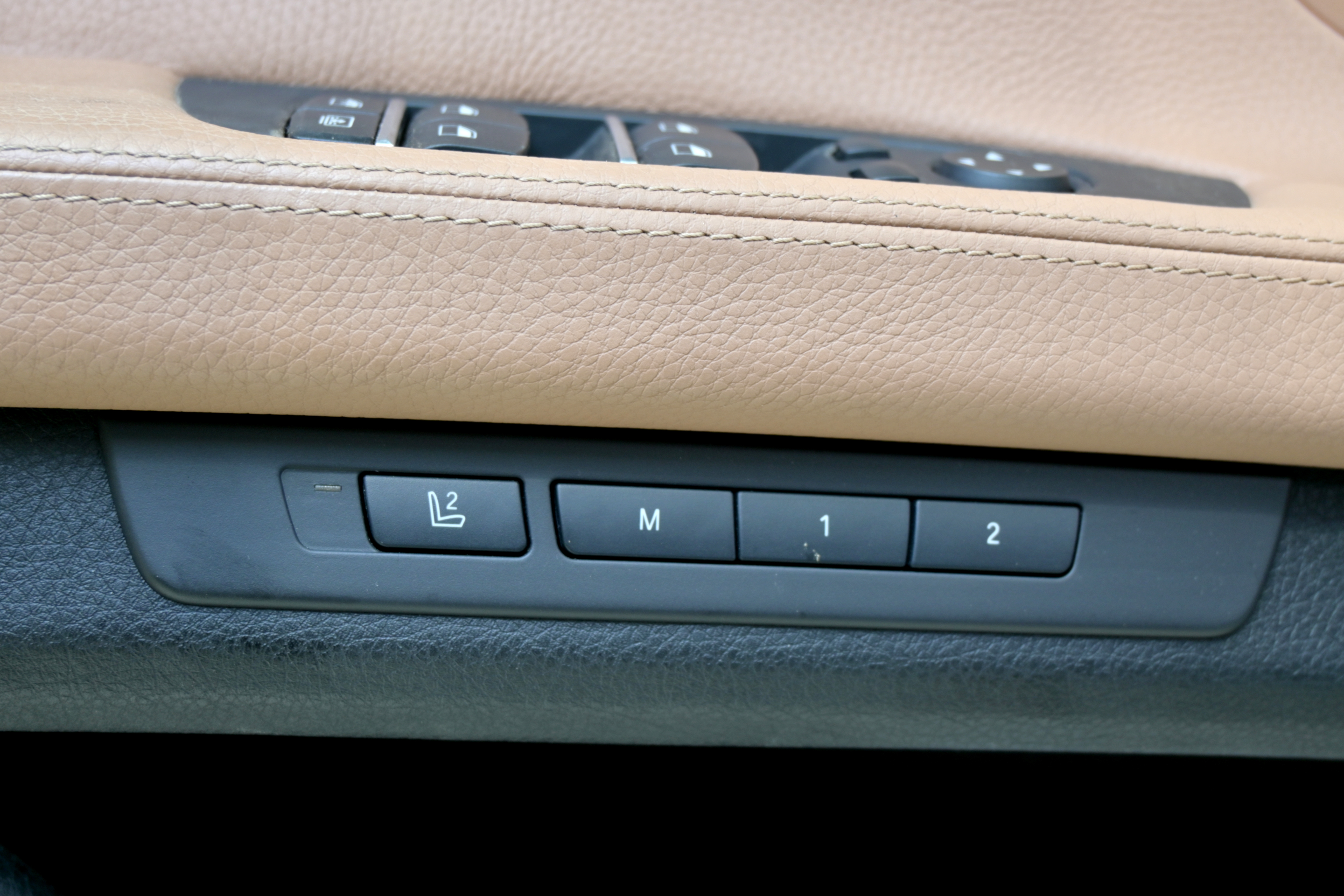 BMW 7 Series 2014 #29 BMW 7 Series 2014 car image #29