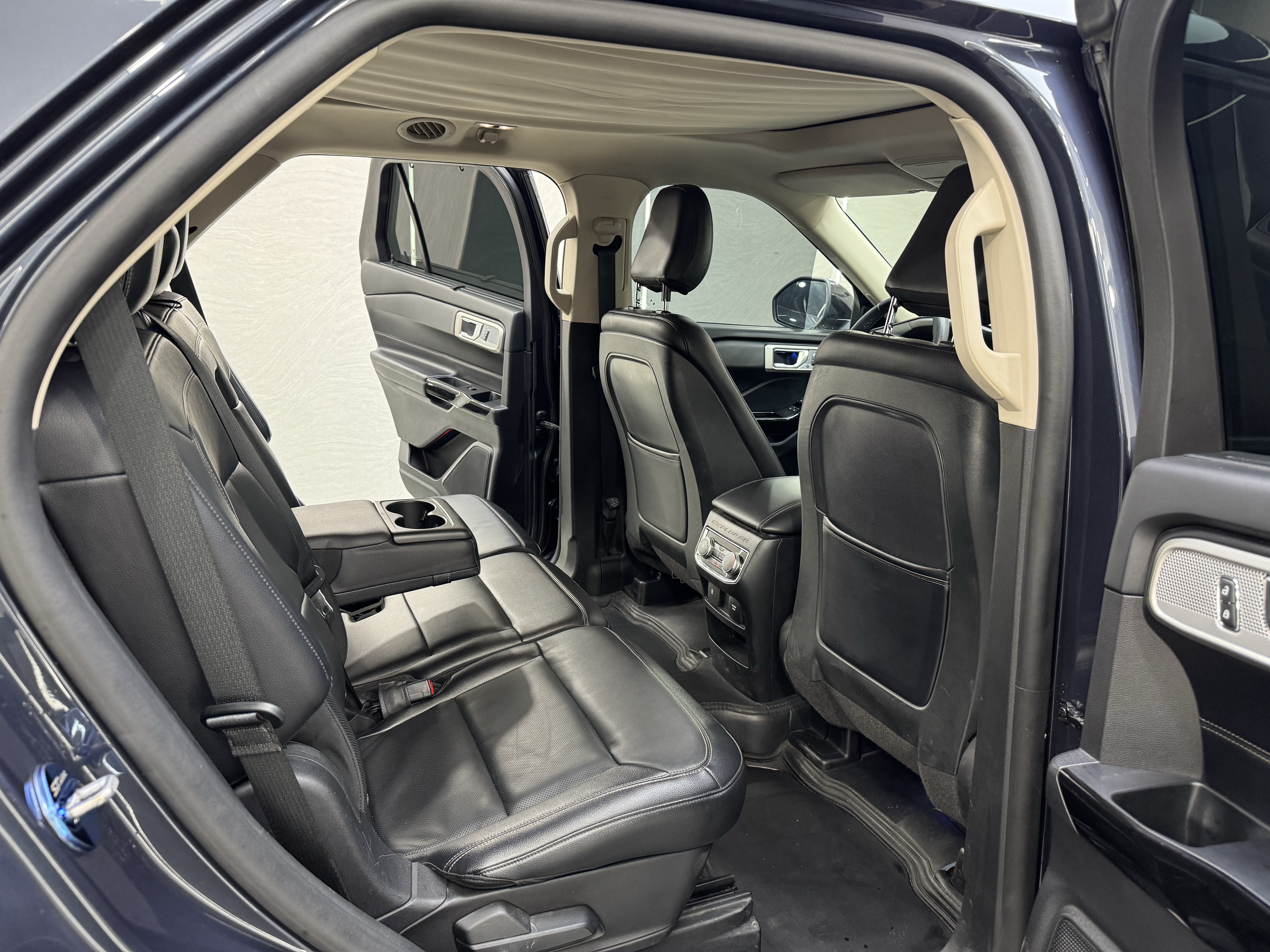 Ford Explorer 2020 #29 Ford Explorer 2020 car image #29