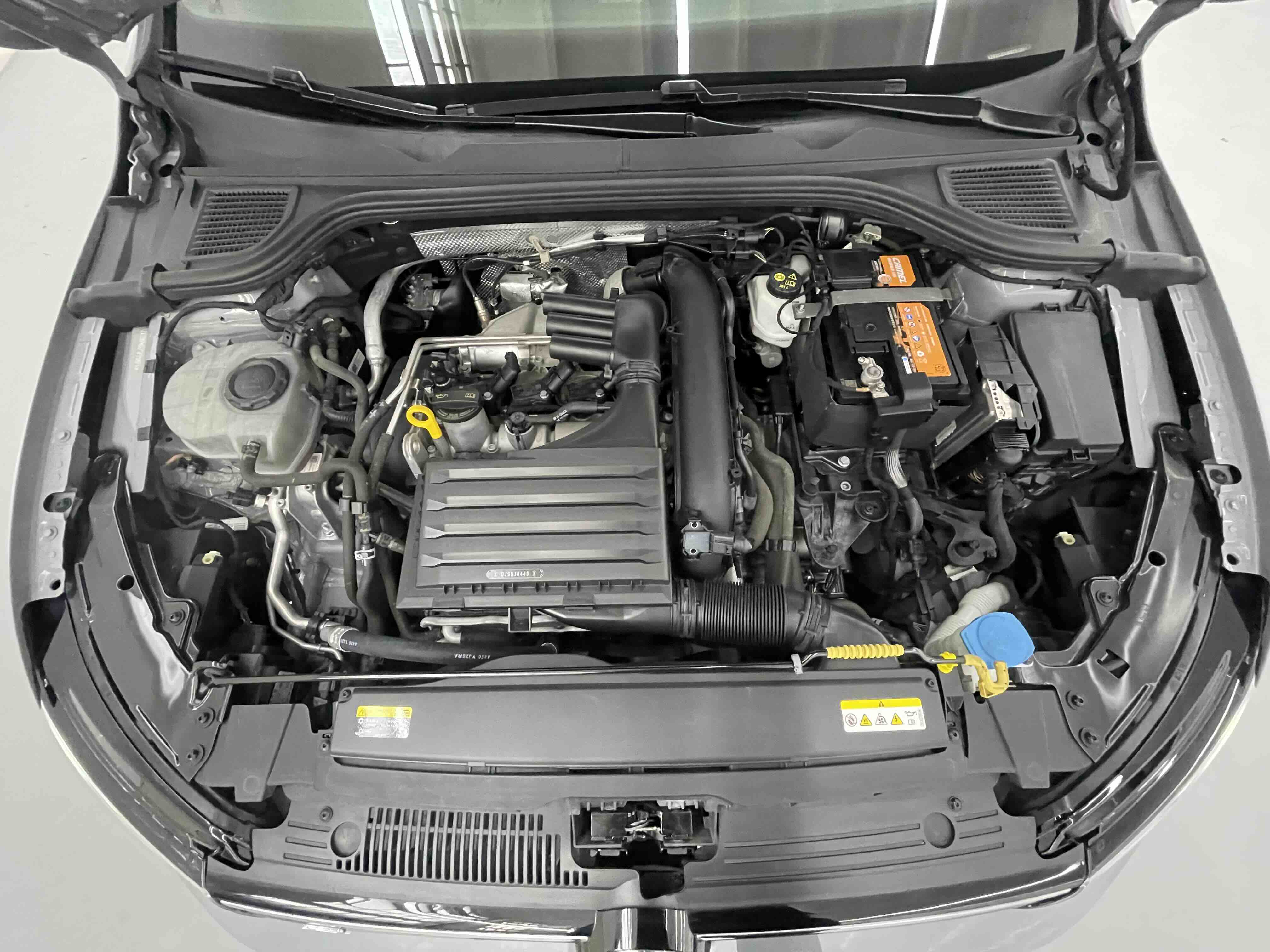 Volkswagen Golf 2021 car image #29