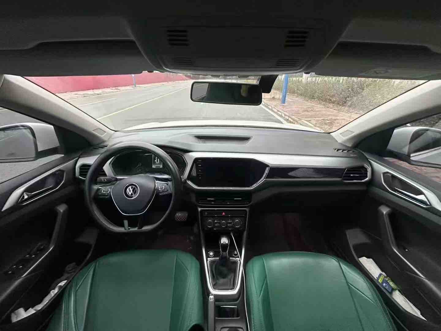 Volkswagen T-Cross 2021 #29 Volkswagen T-Cross 2021 car image #29