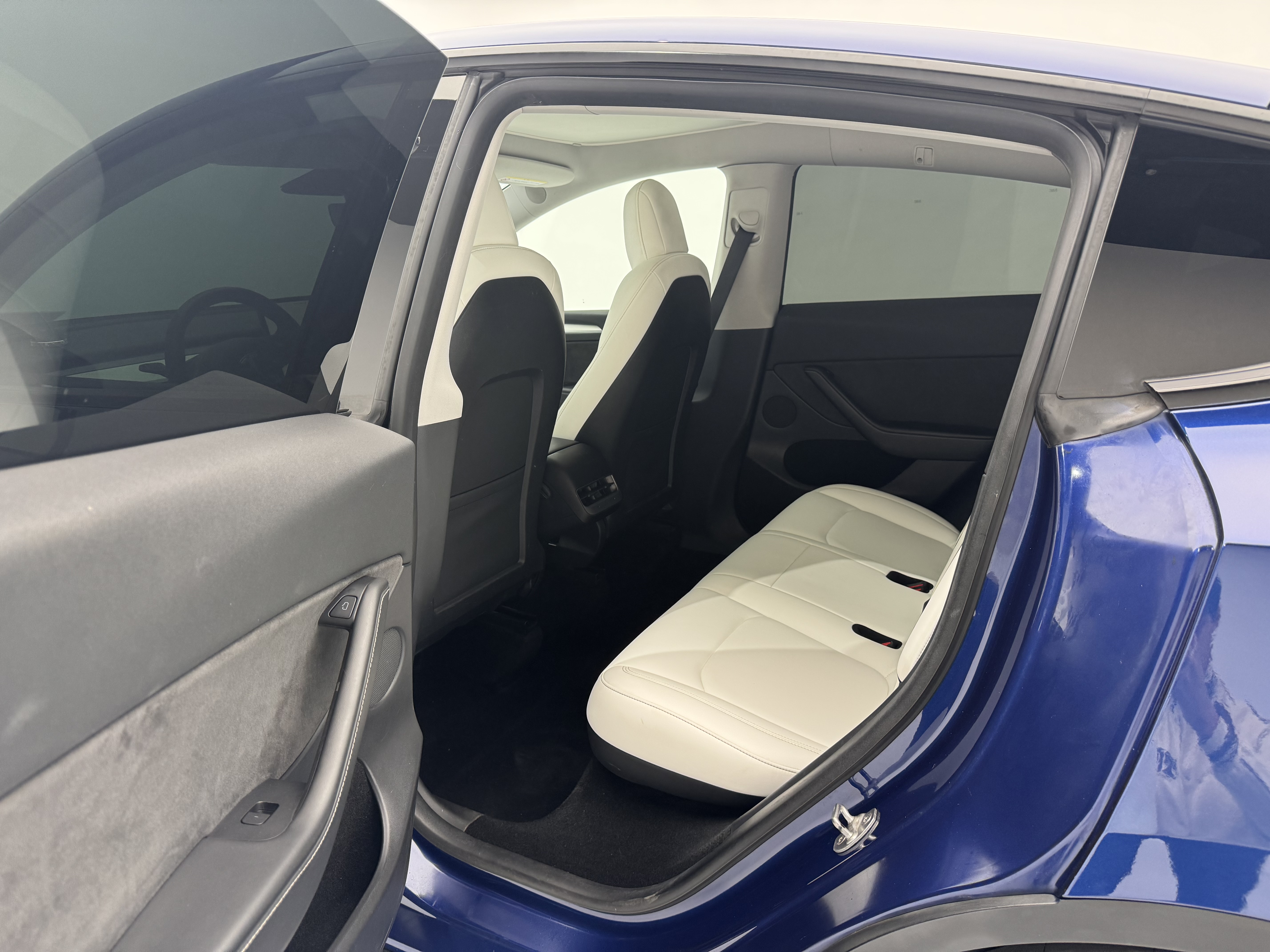 Tesla Model Y 2021 #29 Tesla Model Y 2021 car image #29