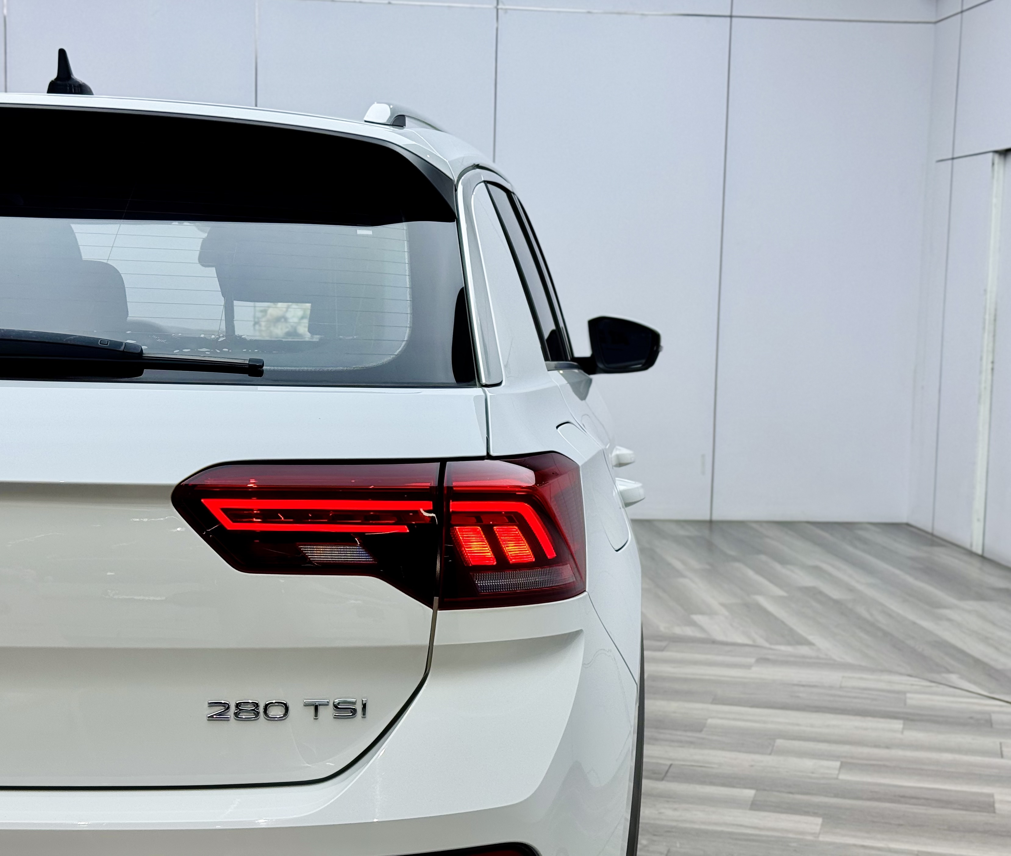 Volkswagen T-Roc 2022 car image #29