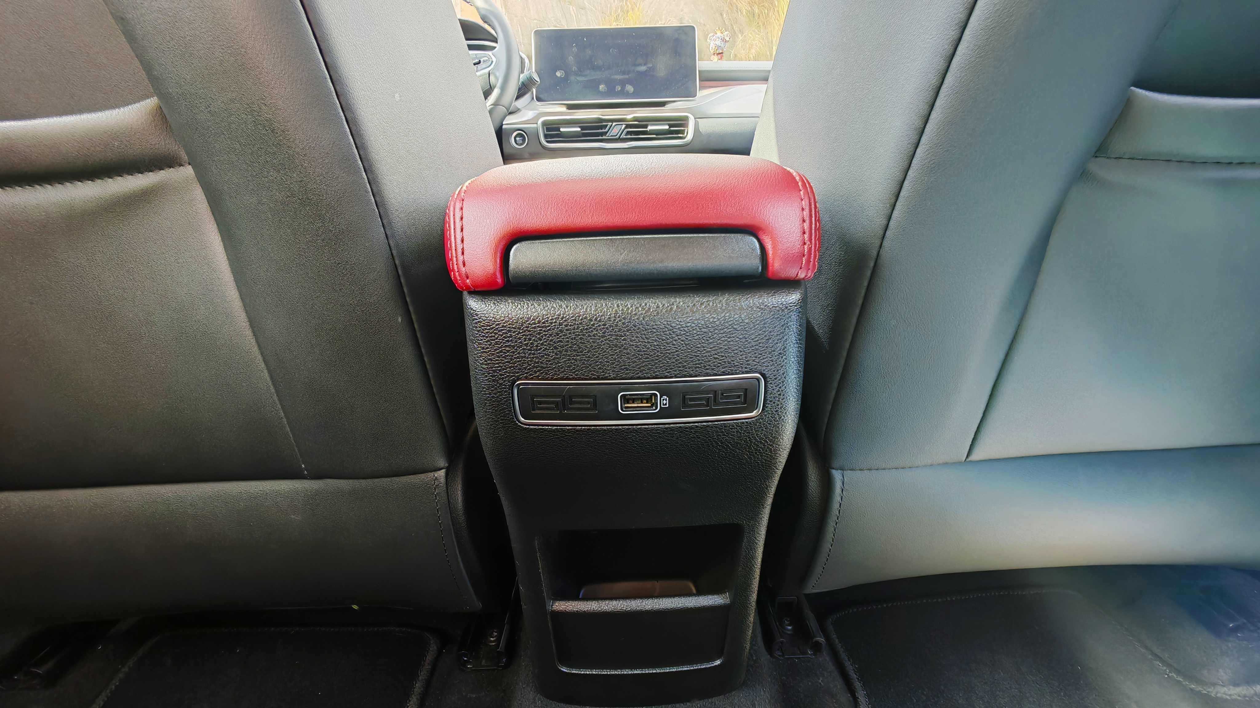 GEELY Coolray 2022 car image #29