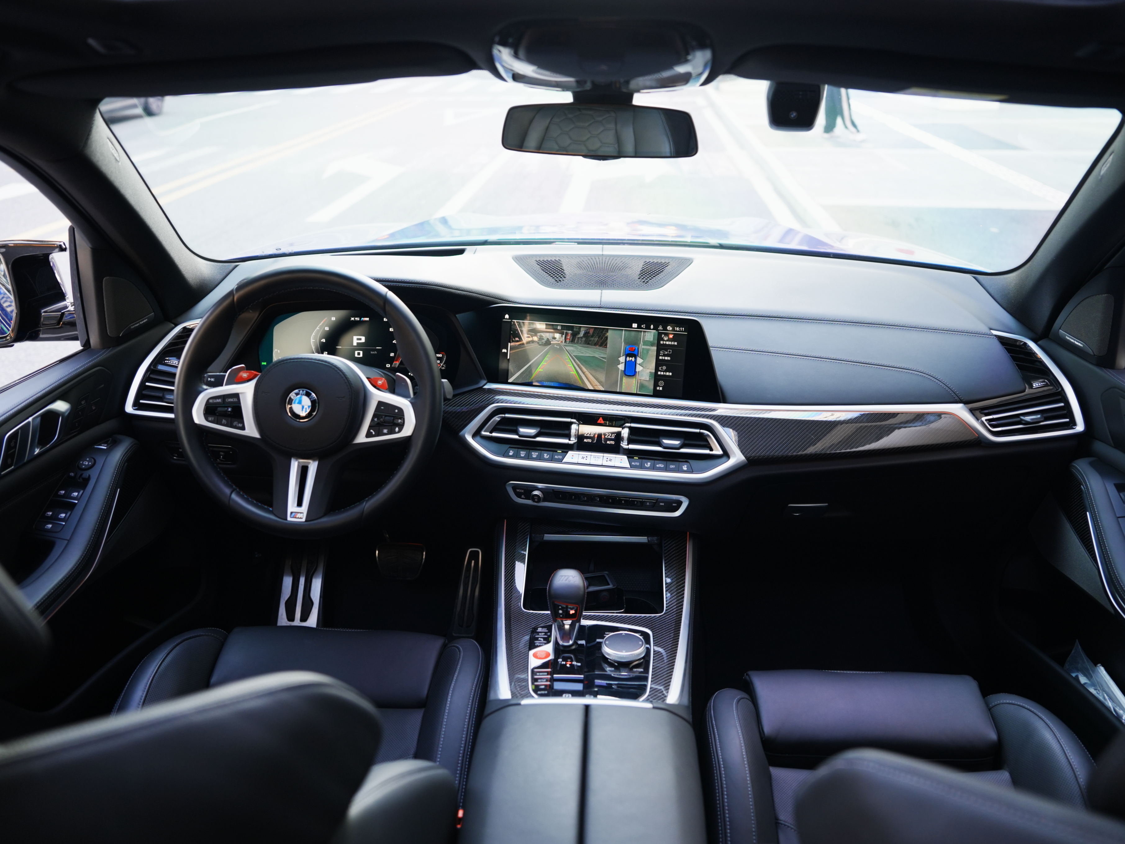 BMW X5 M 2023 immagine di auto #29