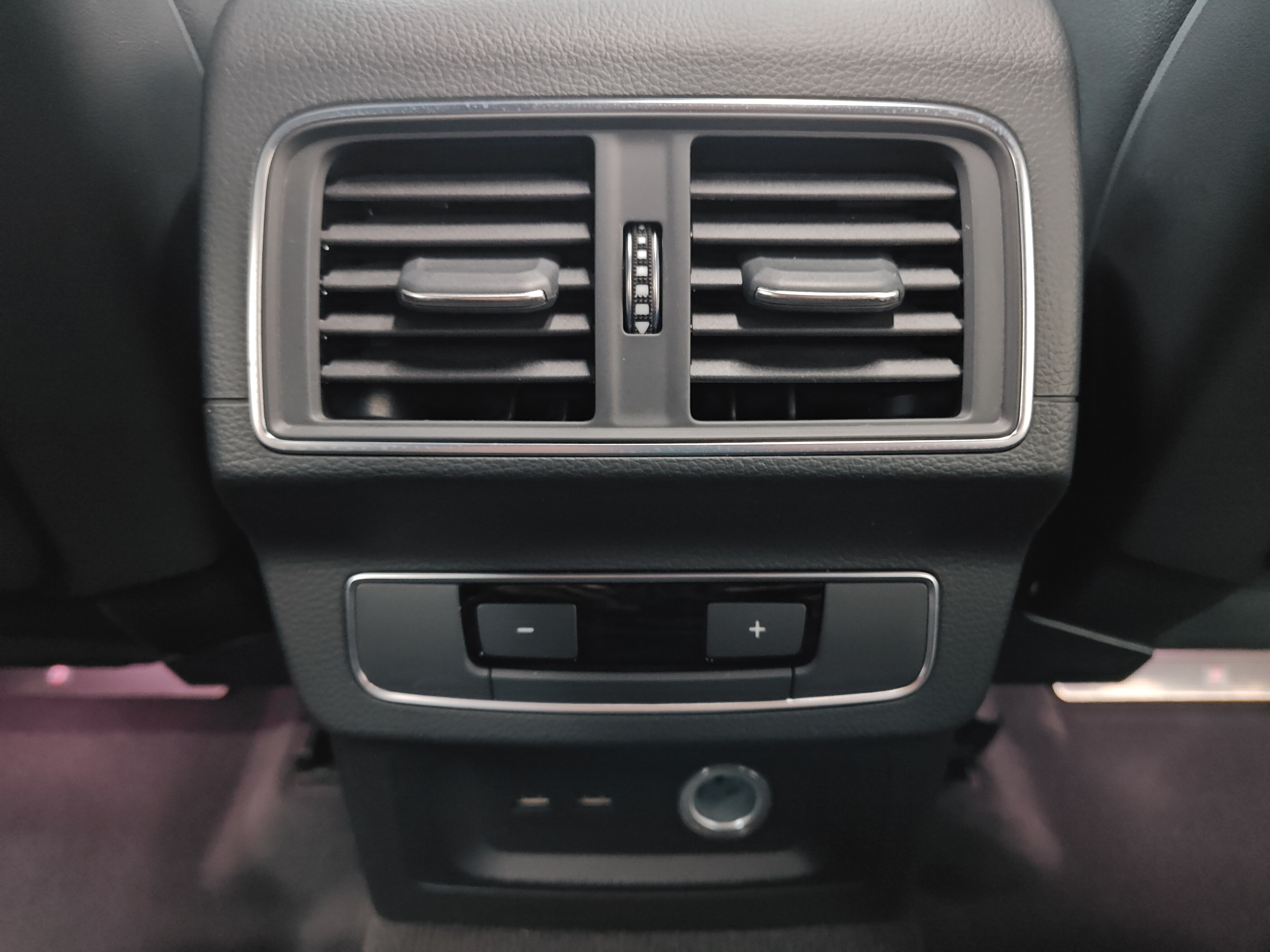 Audi Q5L Sportback 2022 car image #29