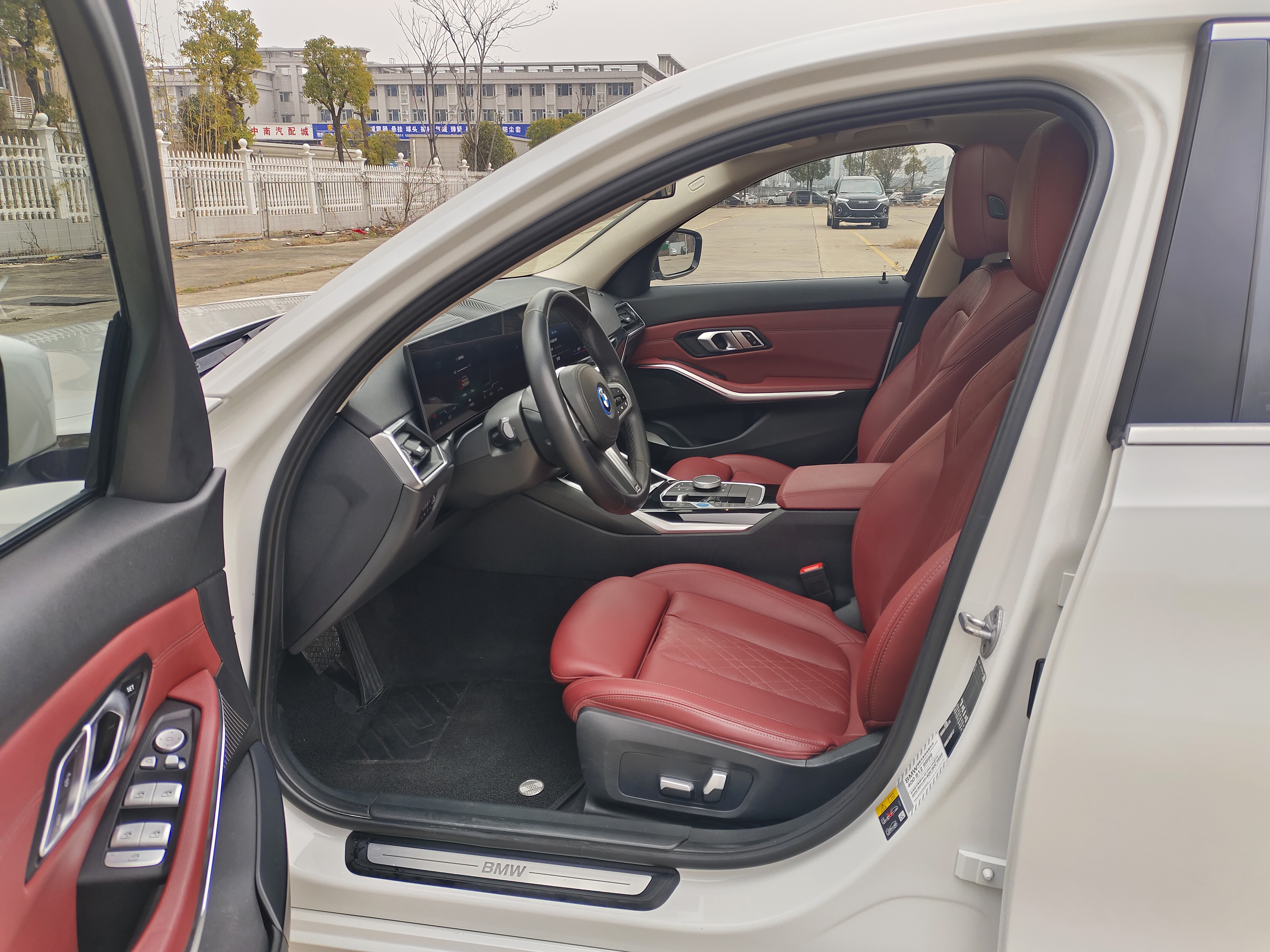 BMW i3 2023 car image #29