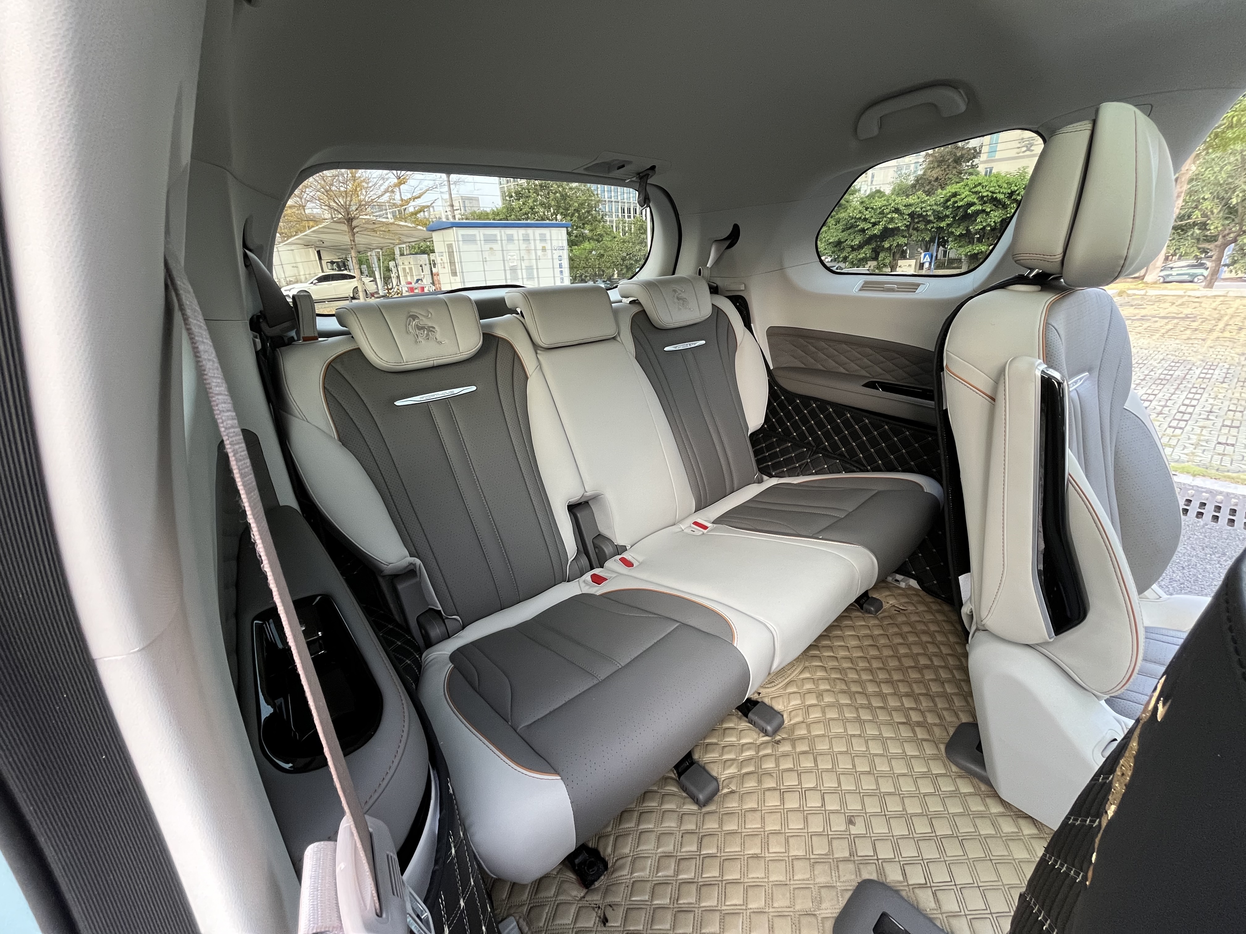 Forthing Yacht 2022 car image #29