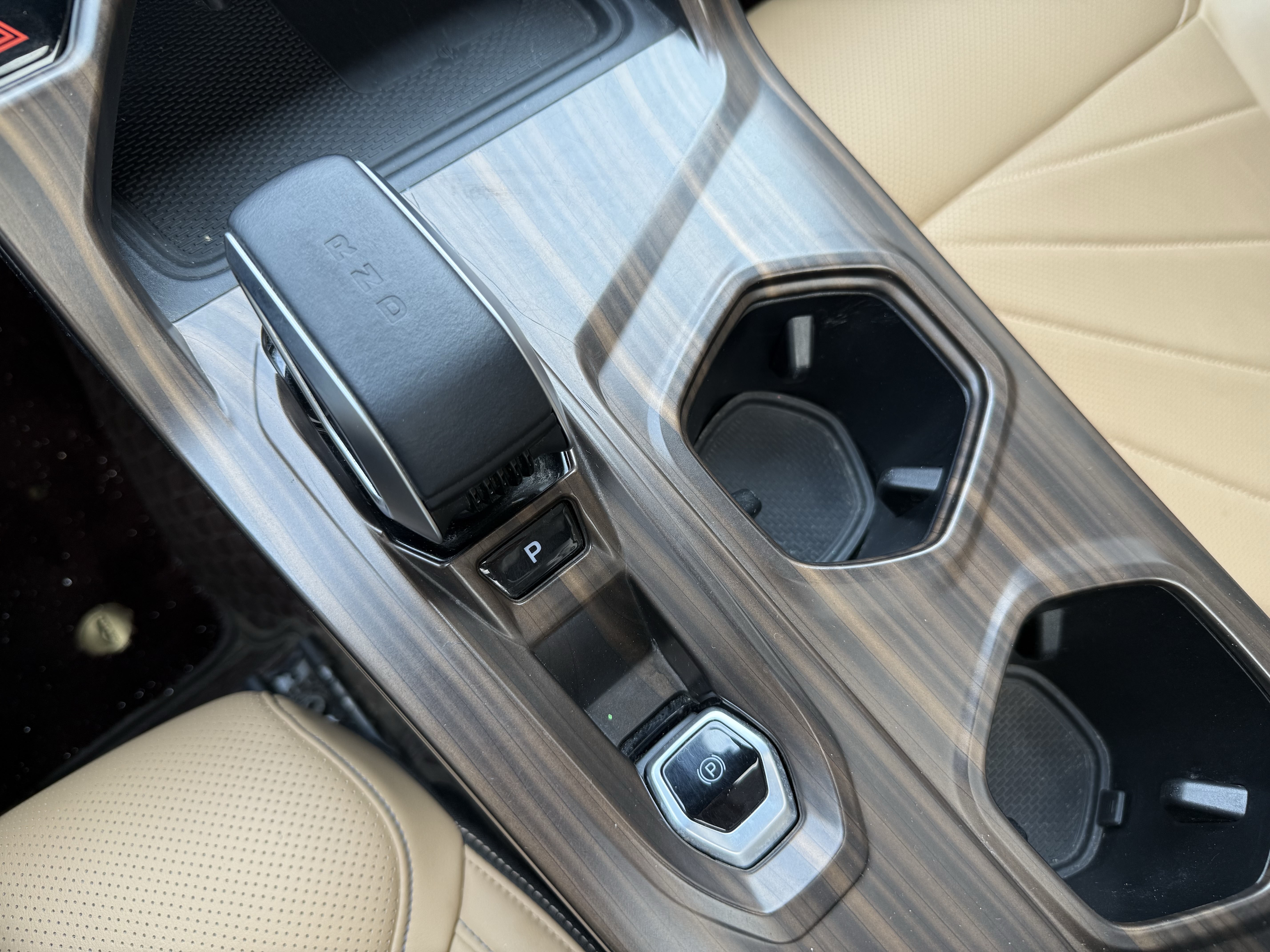 GEELY Boyue L 2023 car image #29