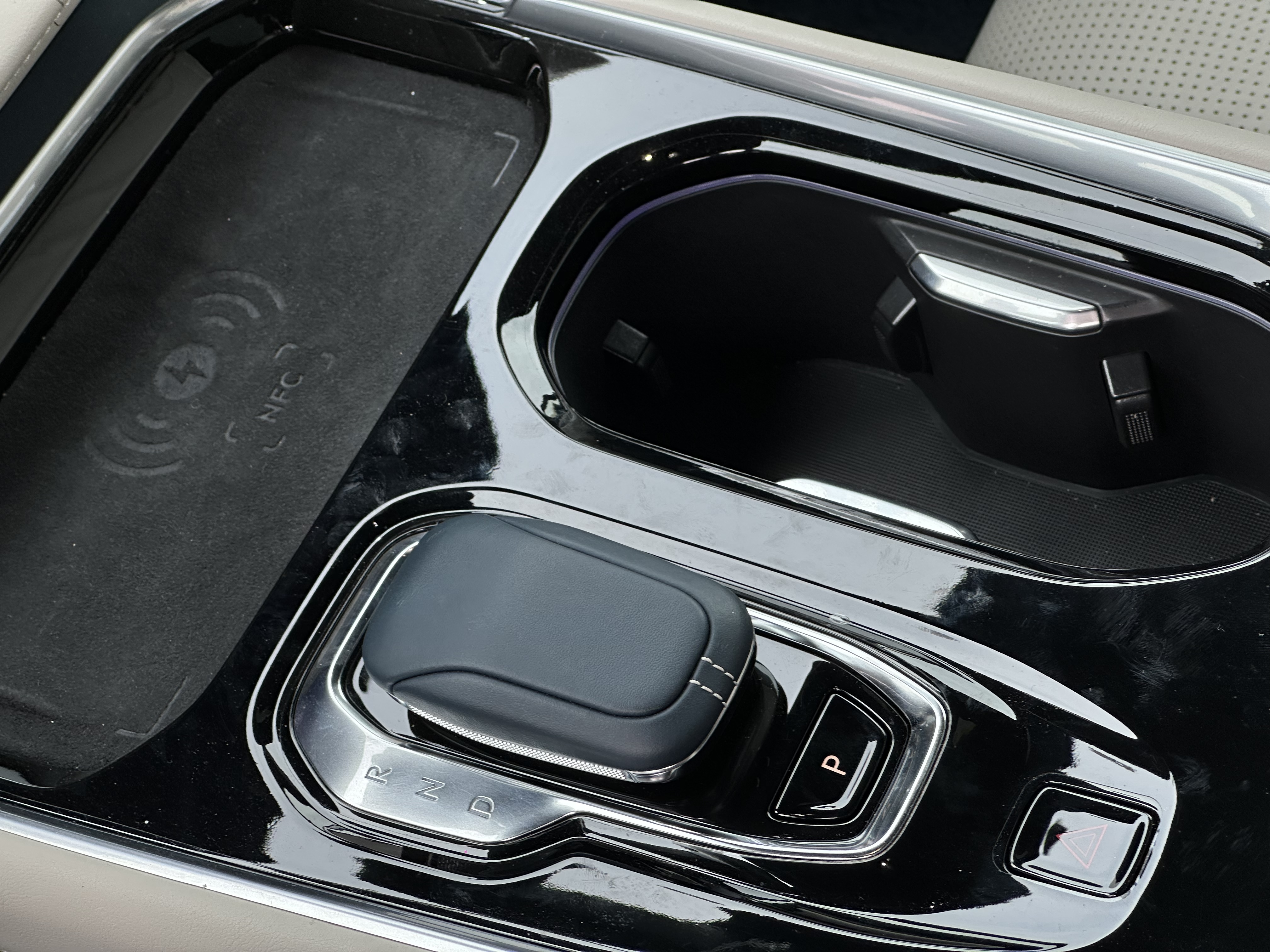 极氪 极氪009 2023 汽车图片 #29