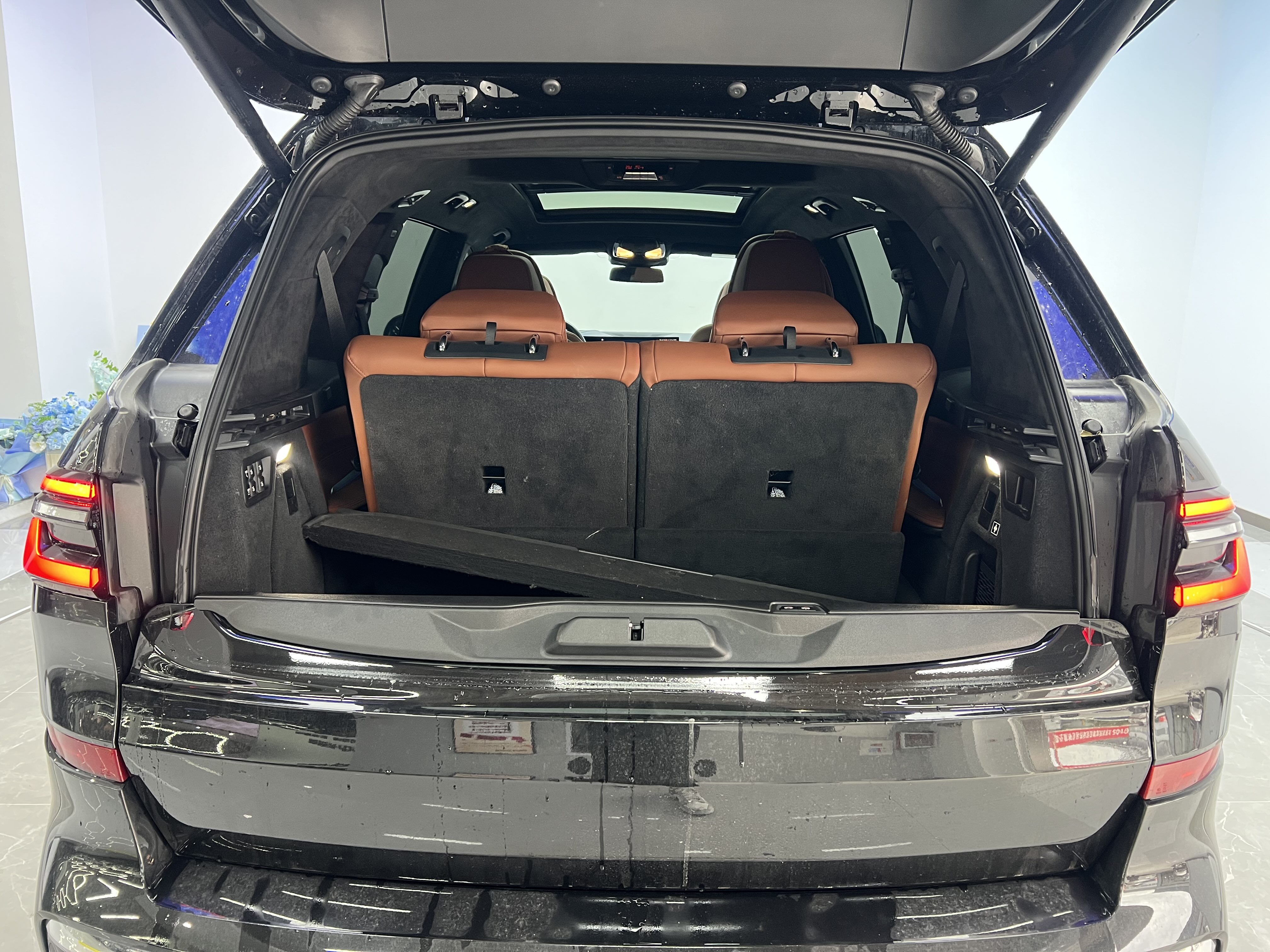 BMW X7 M60i 2023 immagine di auto #29