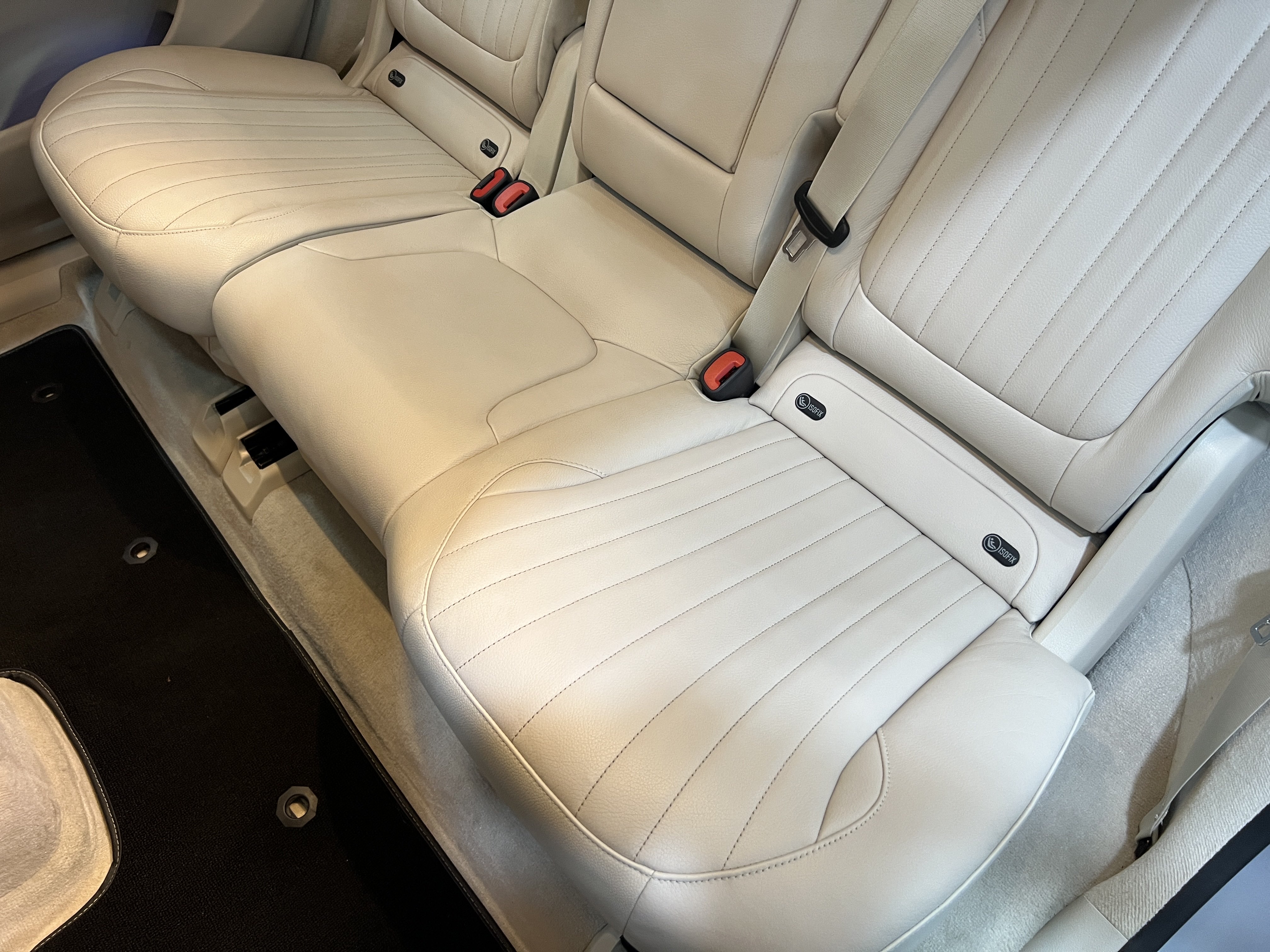 Mercedes-Benz EQS SUV 2023 car image #29