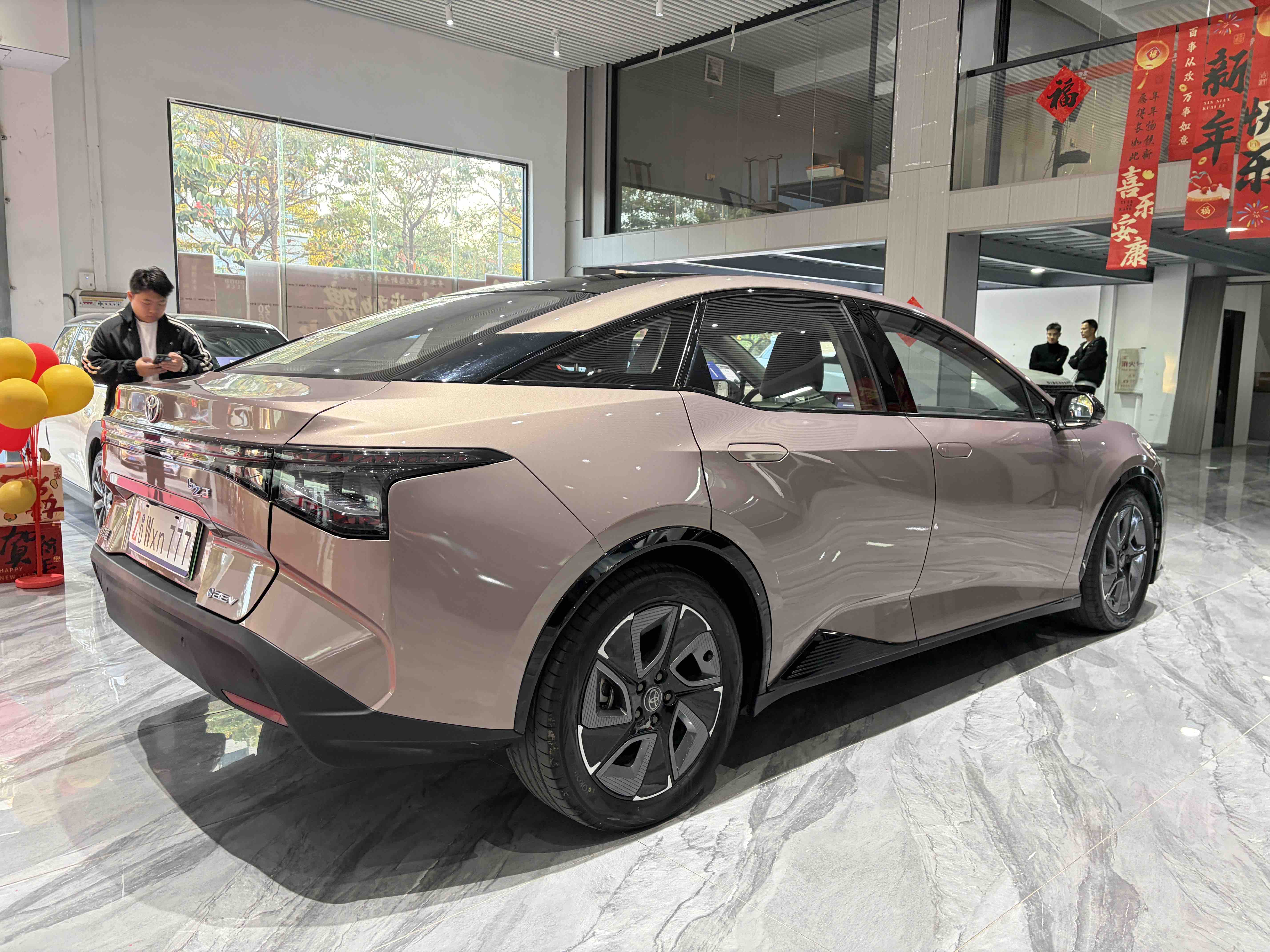 Toyota bZ3 2023 immagine di auto #29