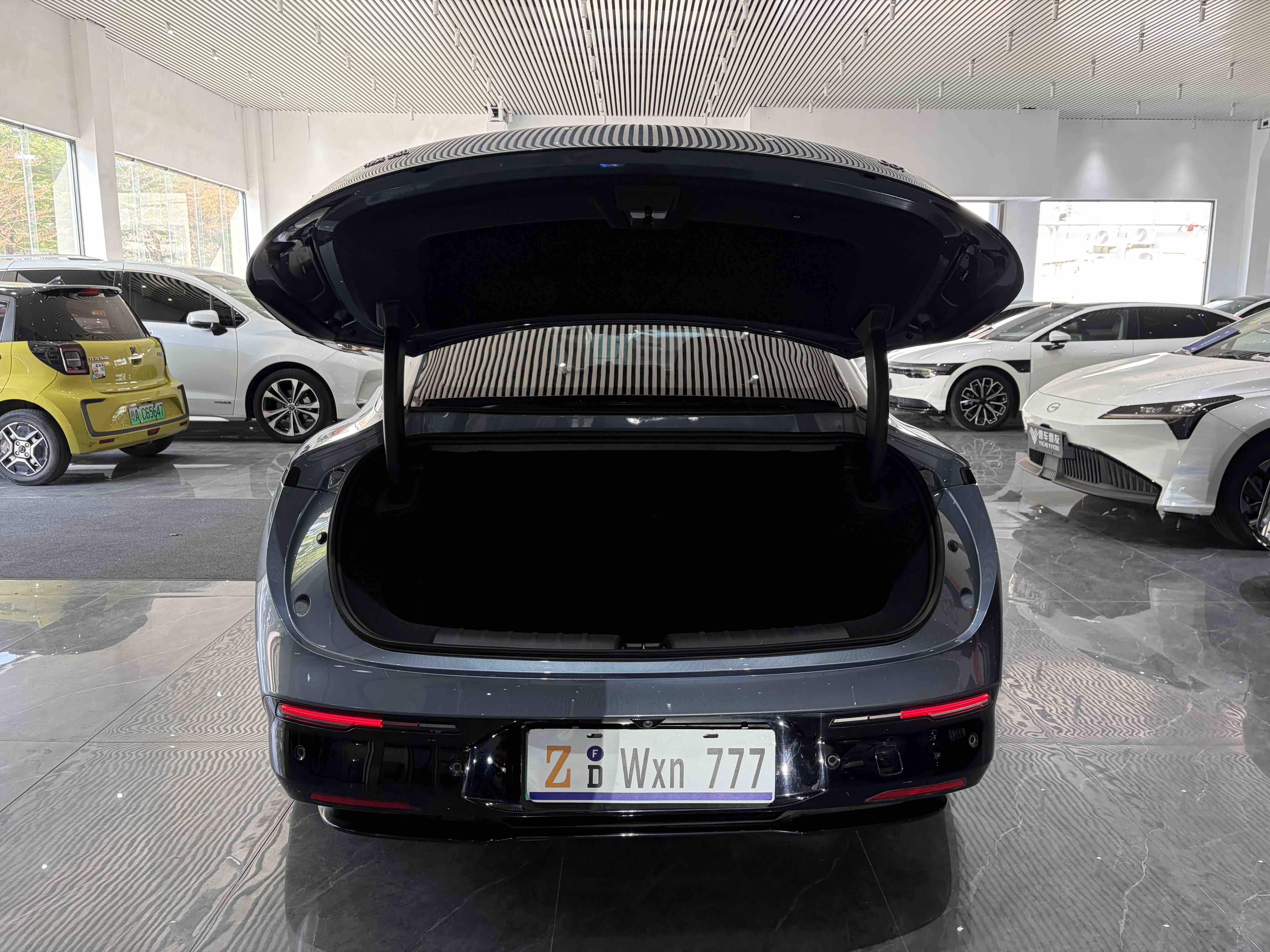 极氪 极氪007 2024 汽车图片 #29