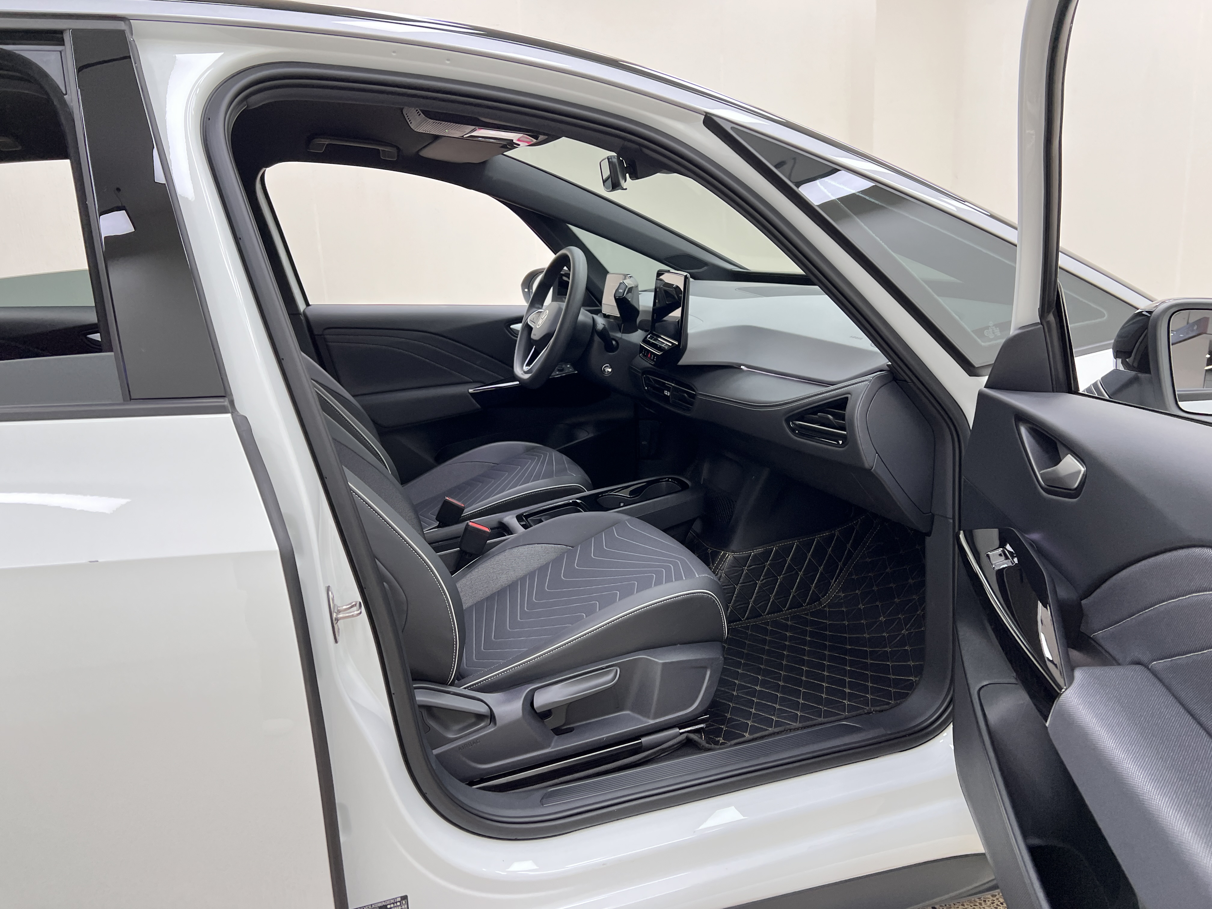 Volkswagen ID.3 2024 immagine di auto #29