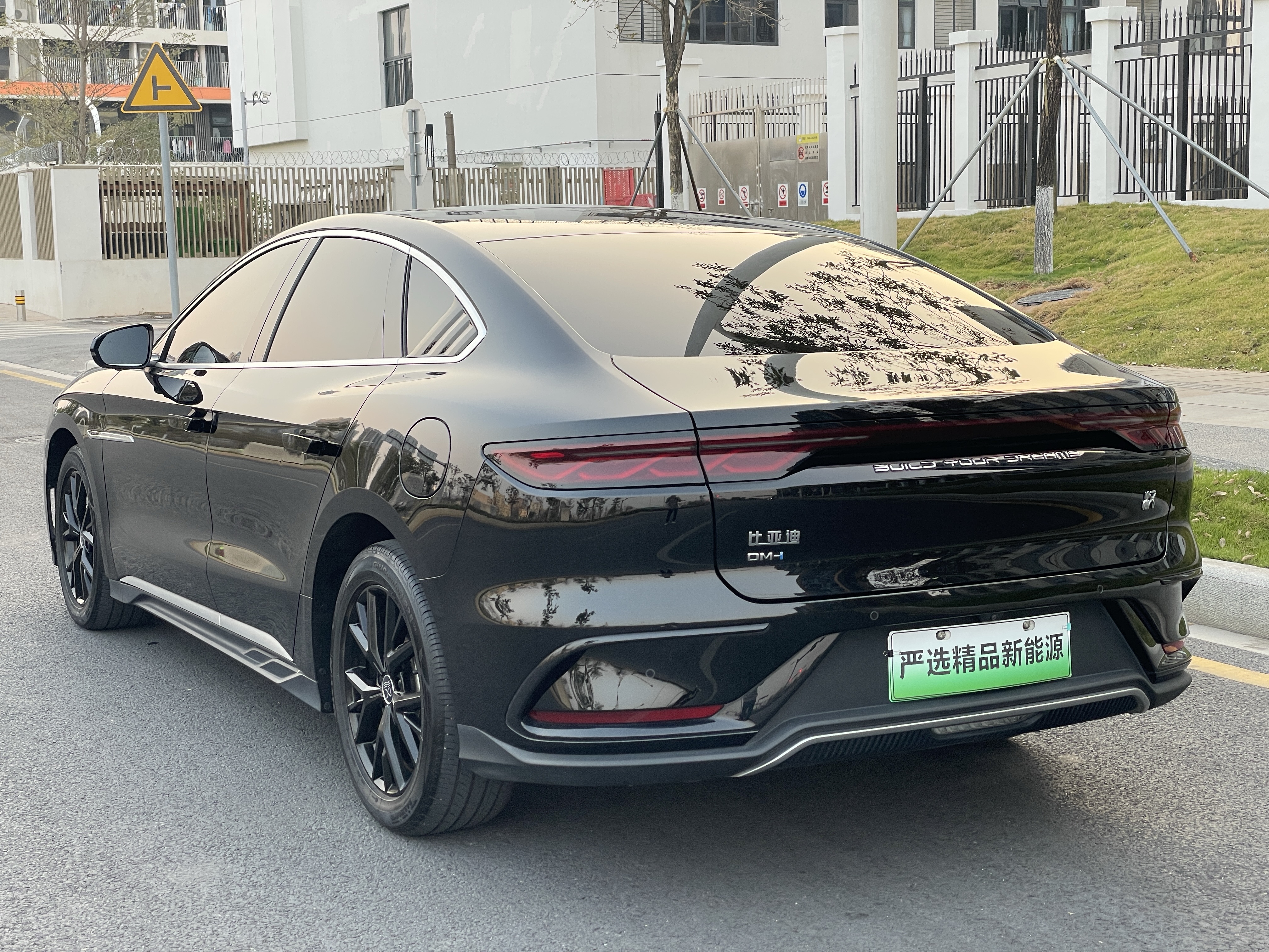 BYD Han 2024 car image #29