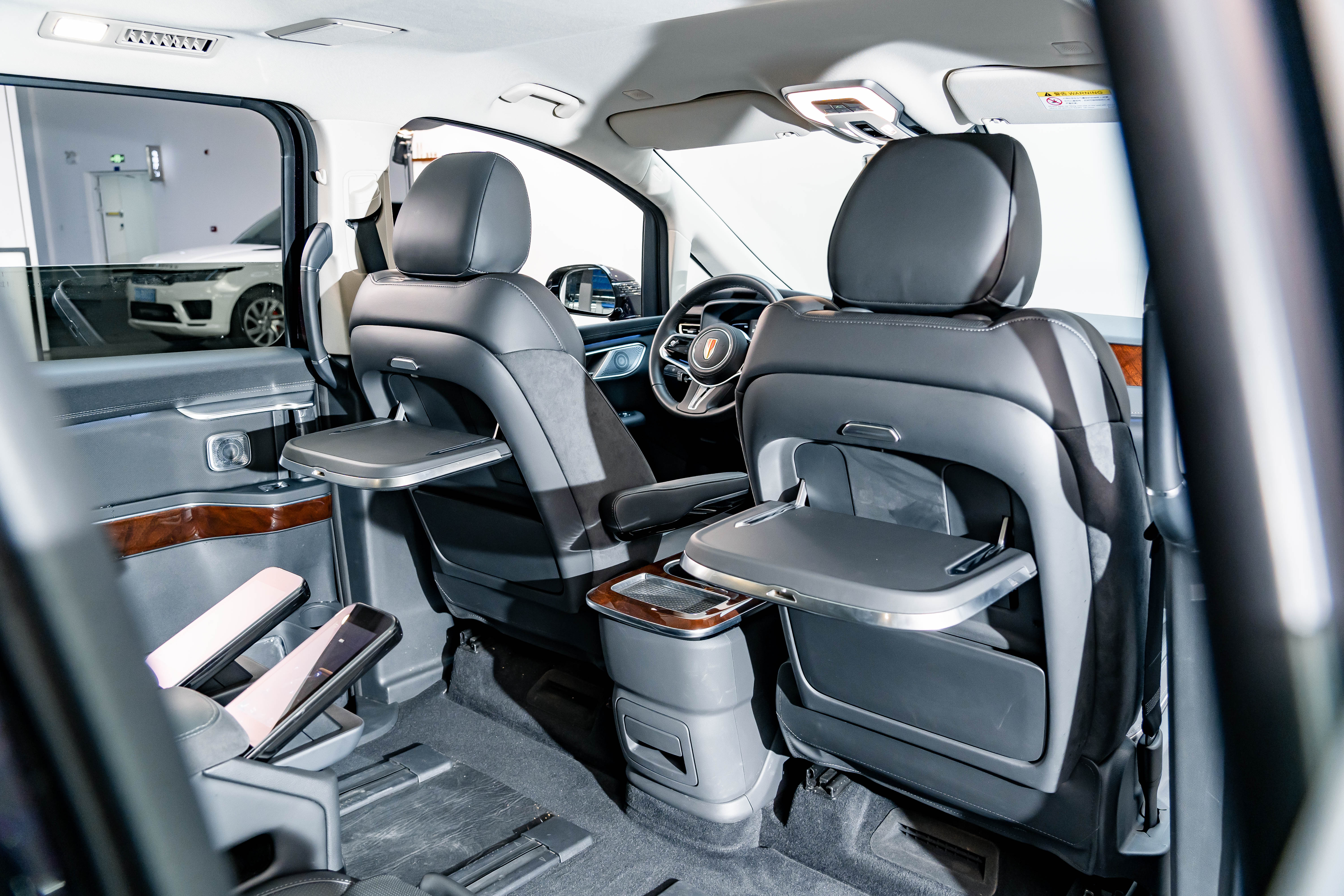 HongQi HQ9 PHEV 2025 #29 HongQi HQ9 PHEV 2025 car image #29