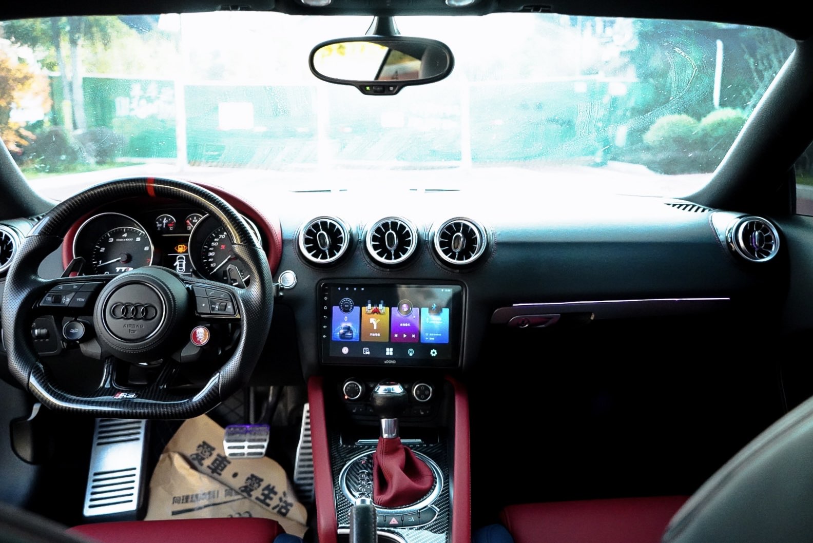 Audi TTS 2011 car image #29