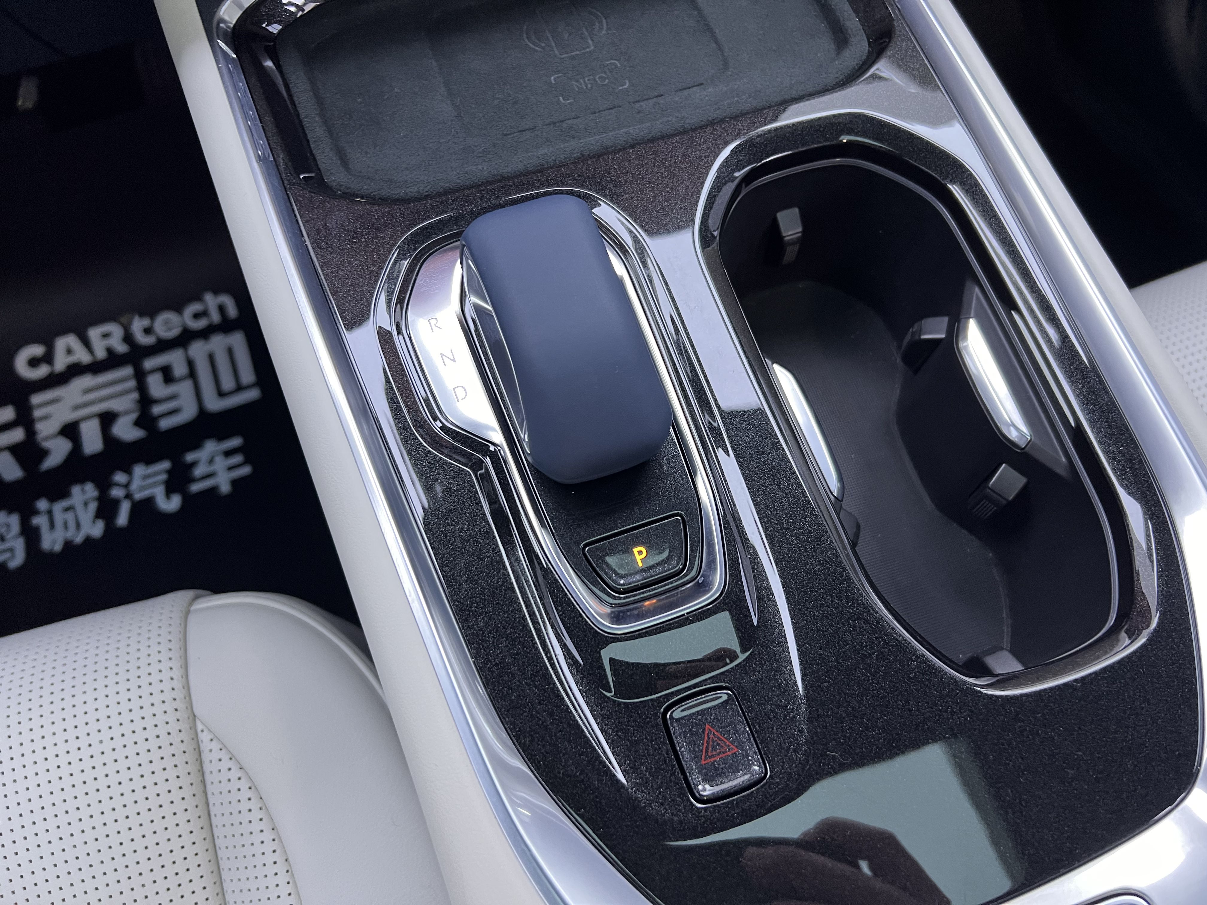 极氪 极氪009 2025 汽车图片 #29