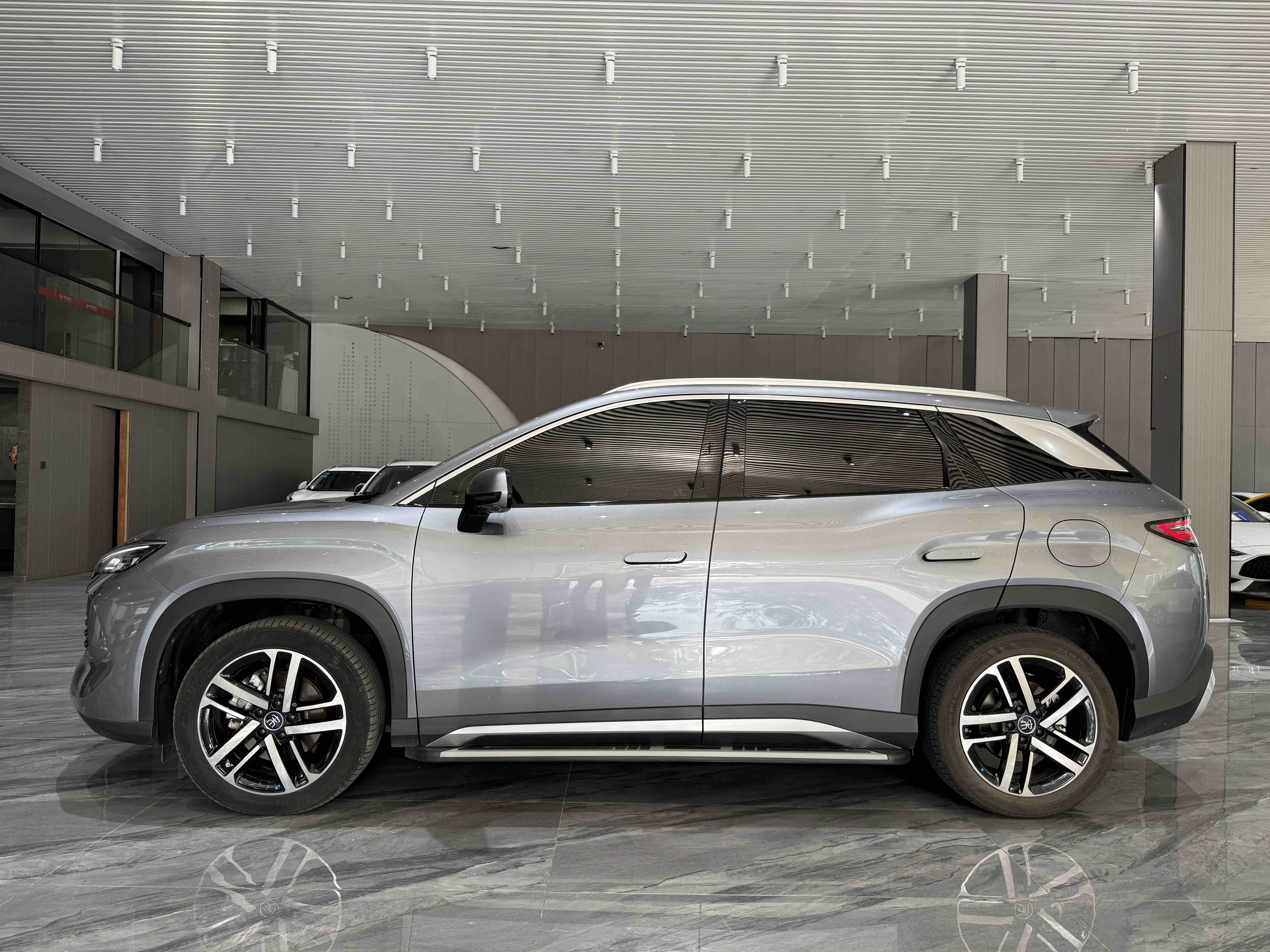 BYD SongL DM-i 2024 car image #29