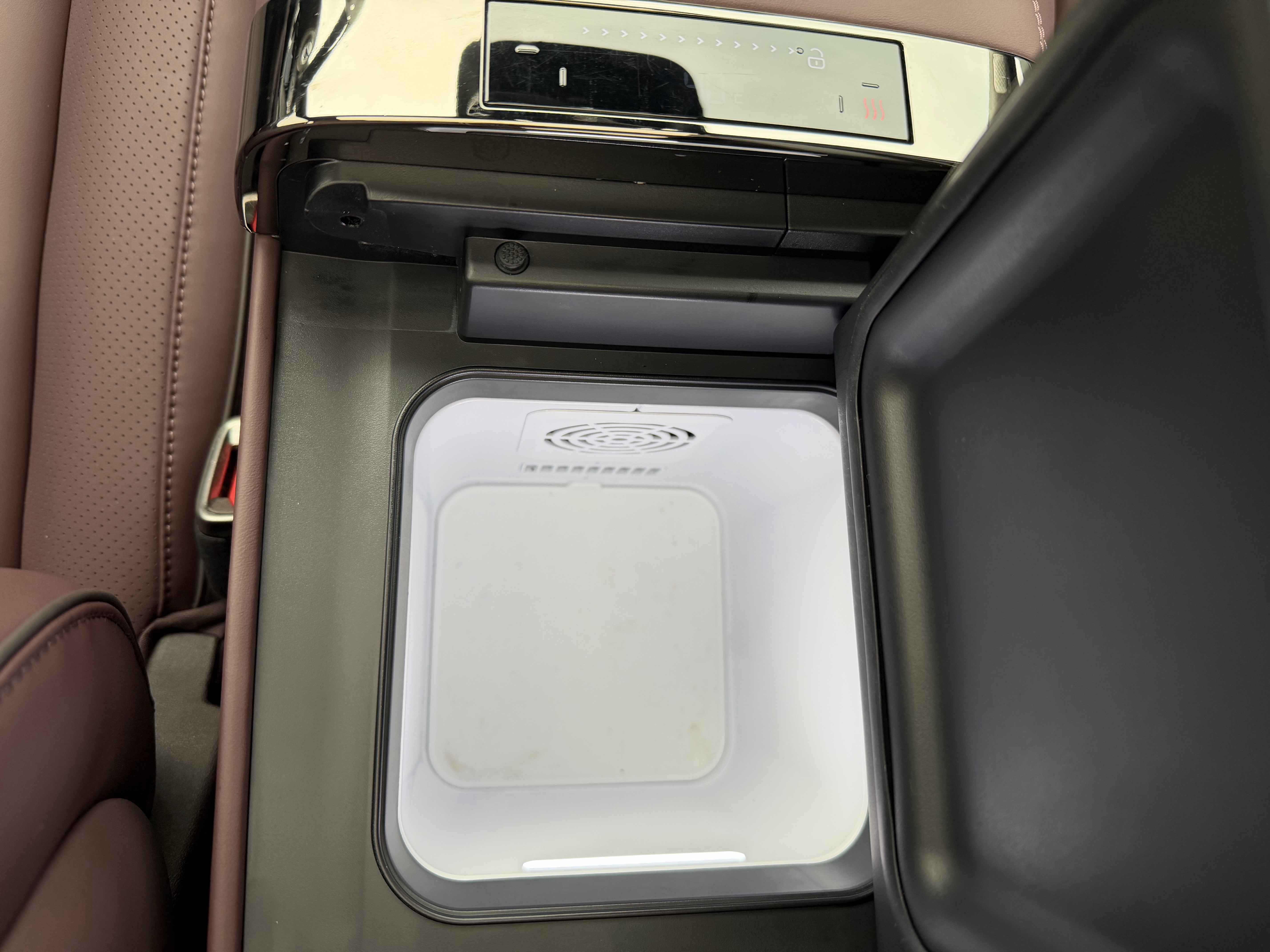 Denza Z9GT 2025 car image #29