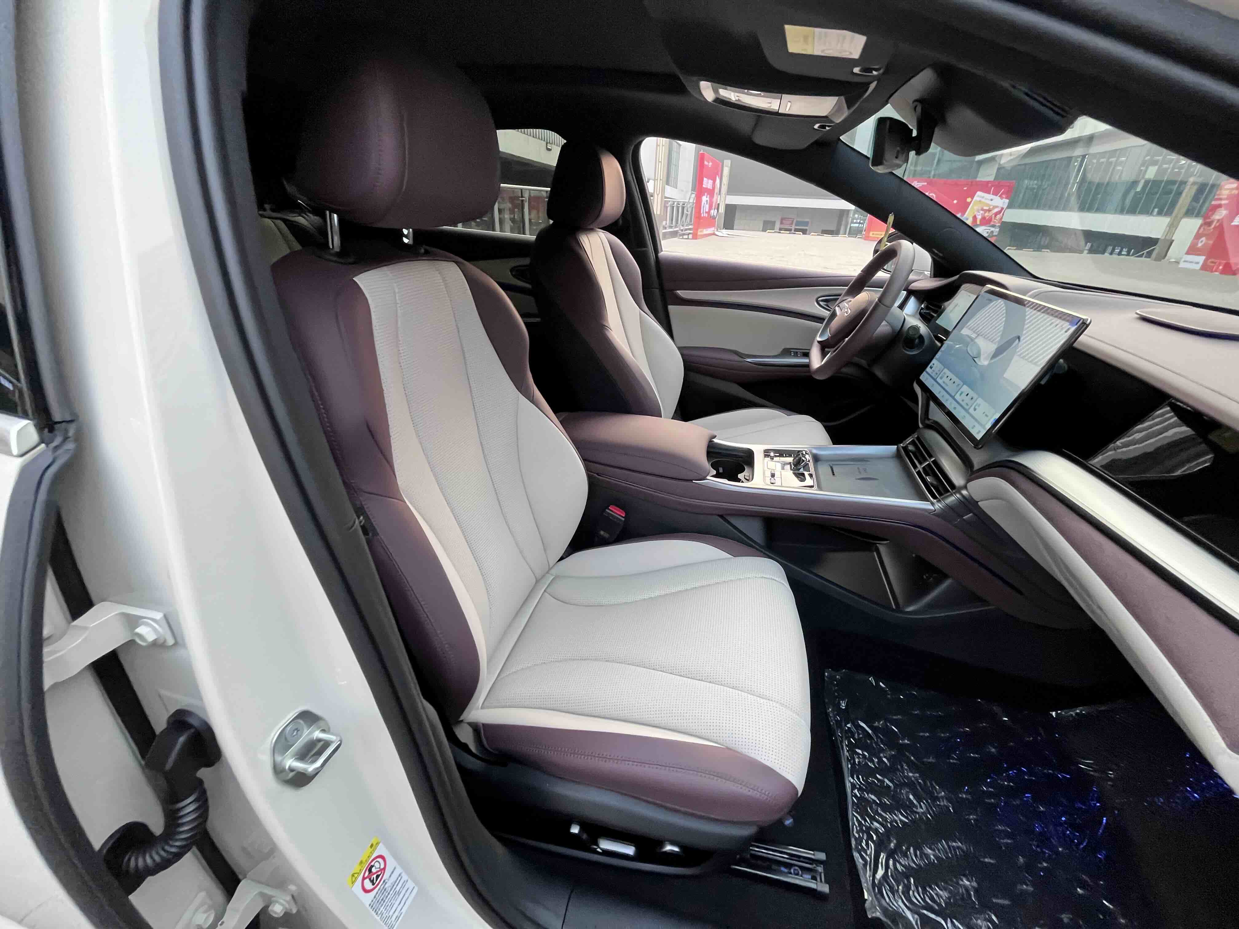 BYD Seal 07 DM-i 2025 car image #29