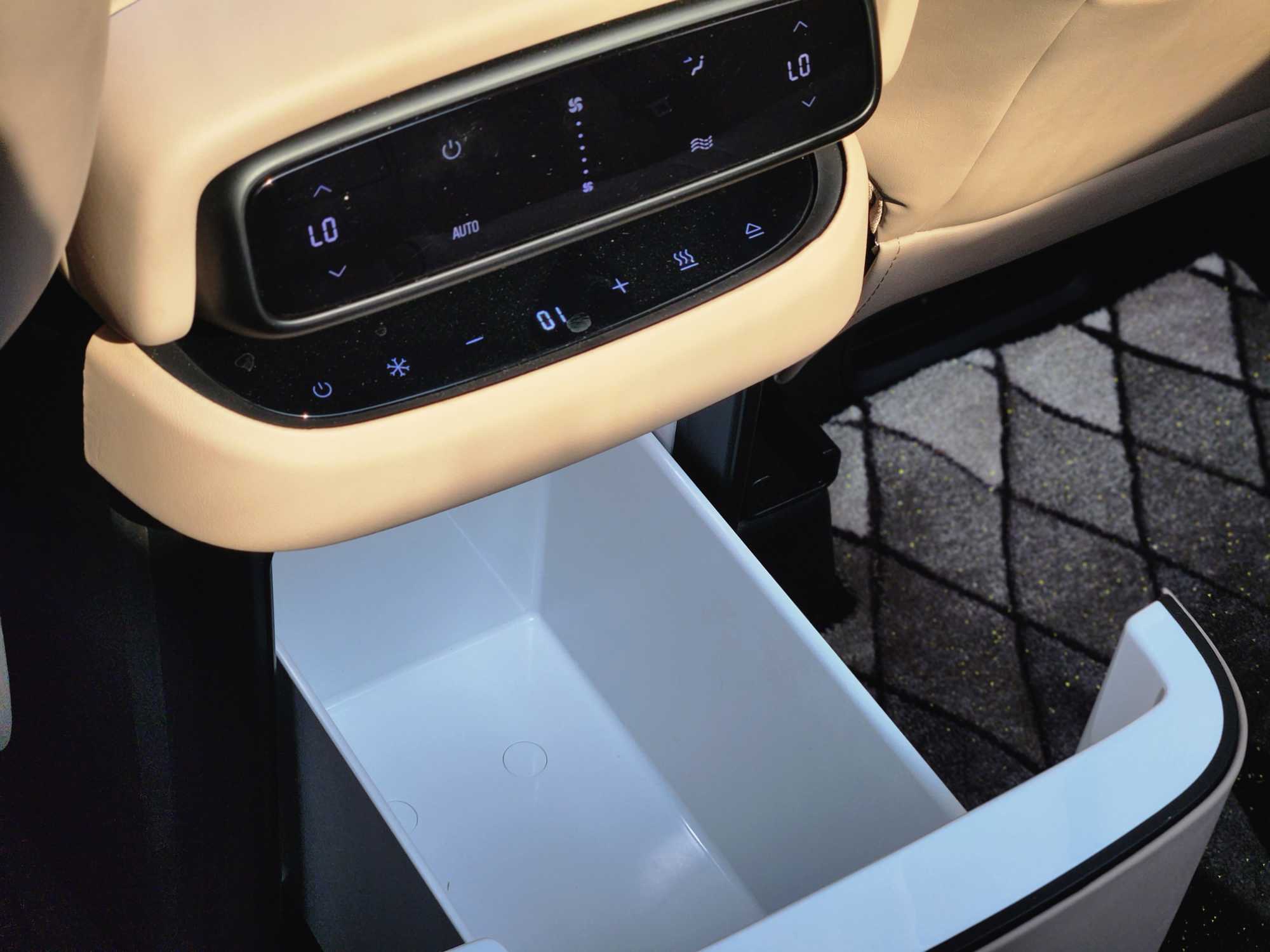 Xpeng X9 2025 imagem de carro #29