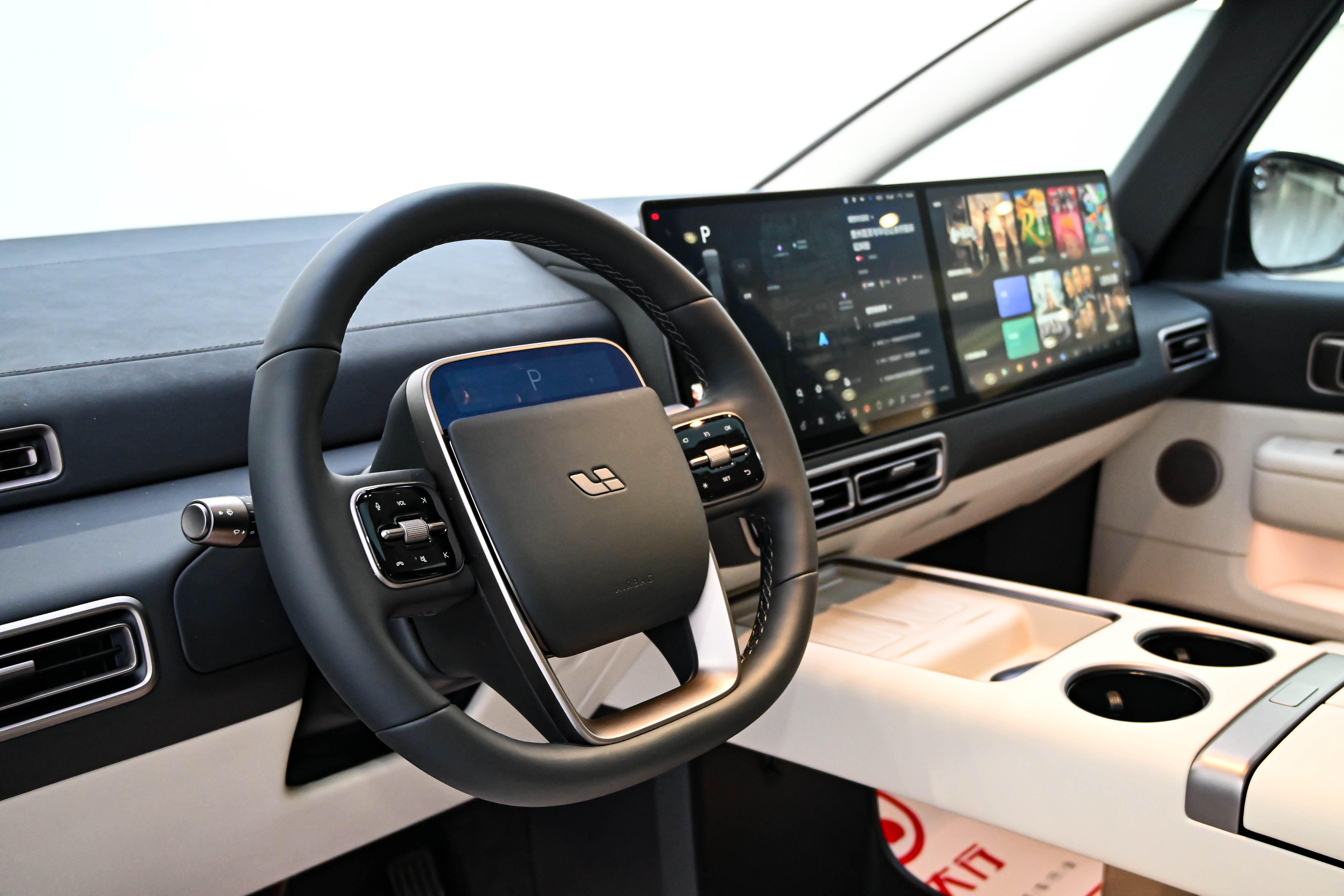 理想汽车 理想MEGA 2025 汽车图片 #29