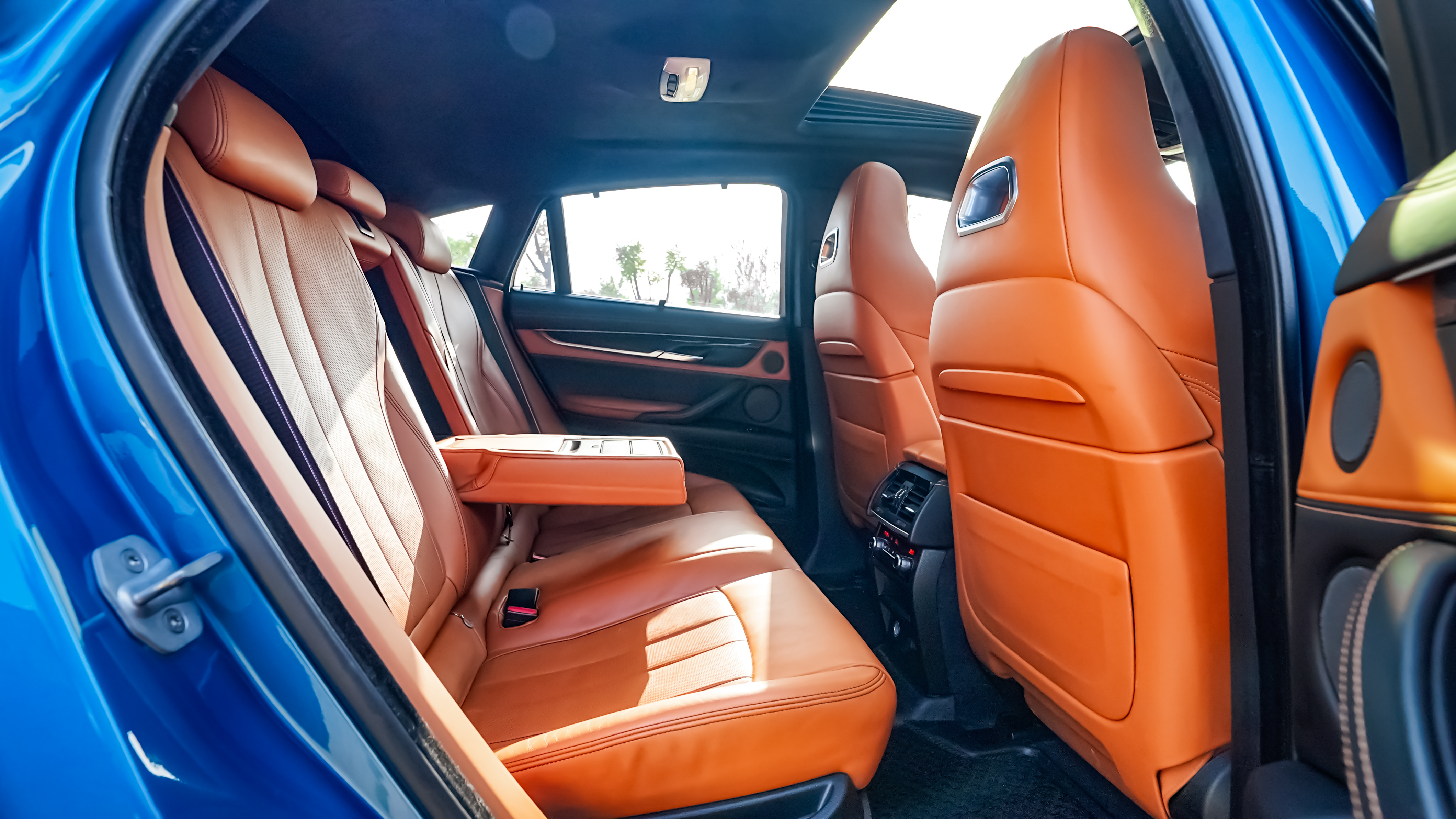 BMW X6 M 2016 car image #29