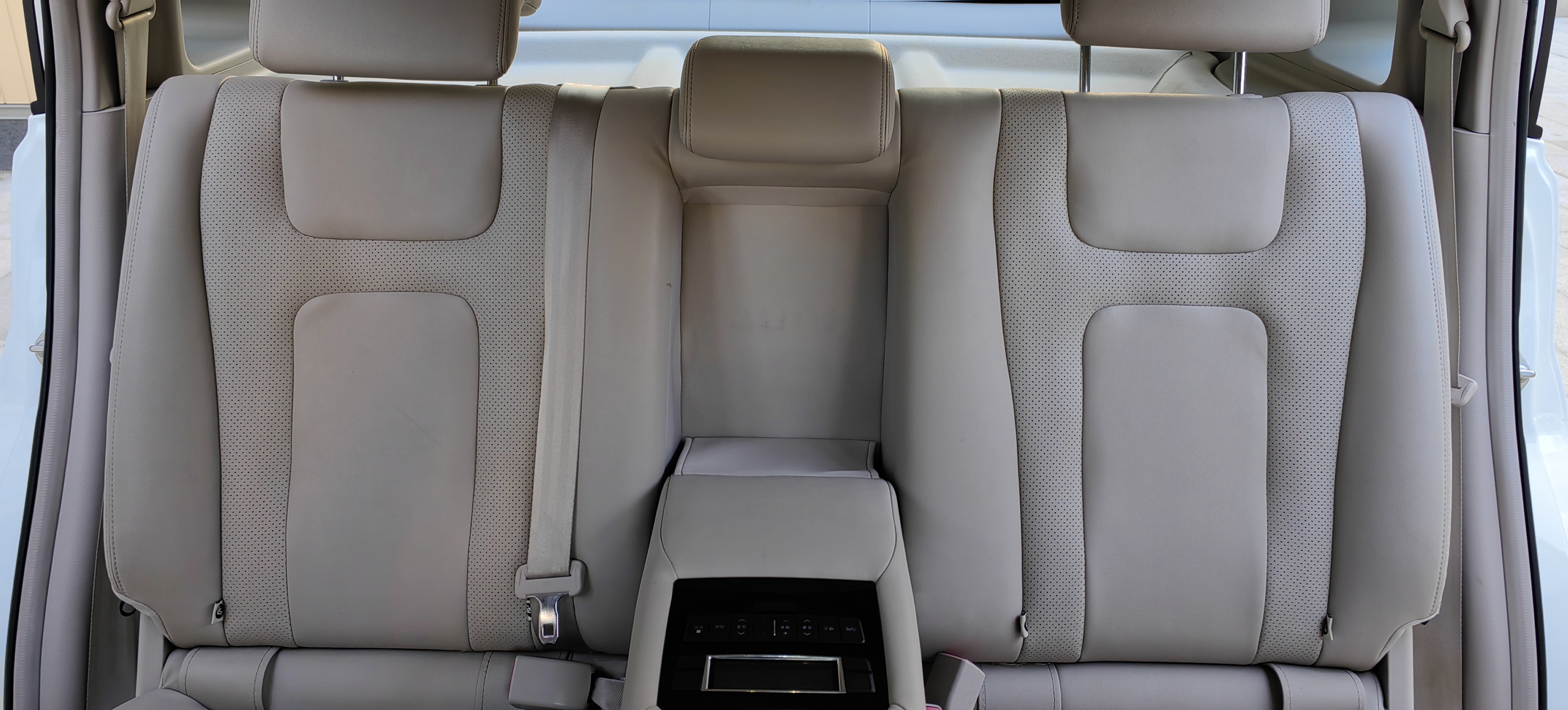 BYD e6 2016 #29 BYD e6 2016 car image #29