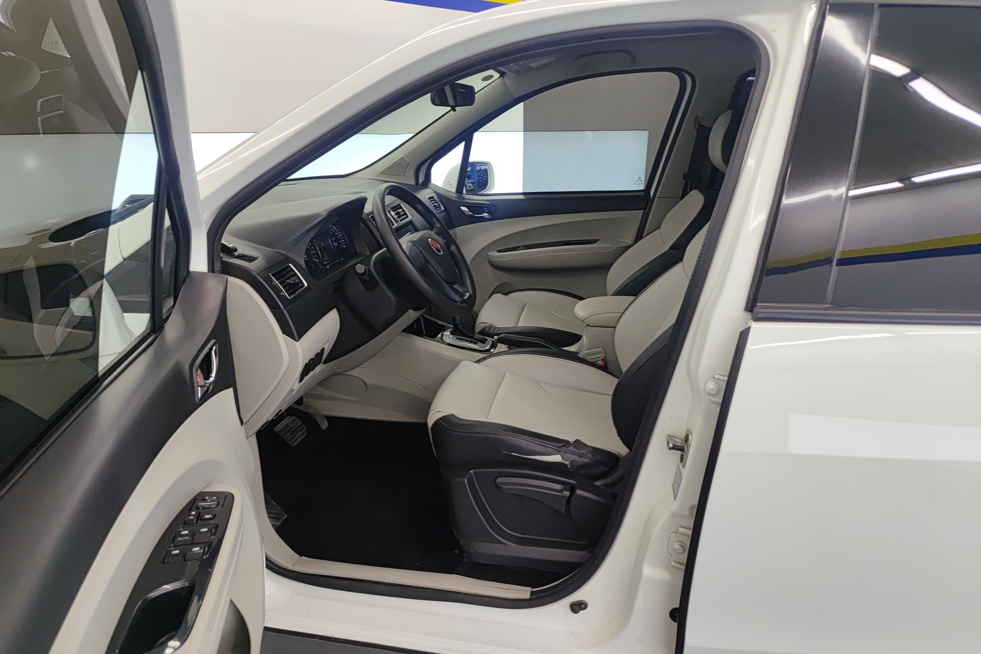 Forthing JOYEAR XV 2017 car image #29