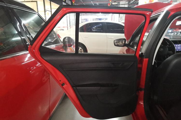 Skoda Fabia 2017 #29 Skoda Fabia 2017 car image #29