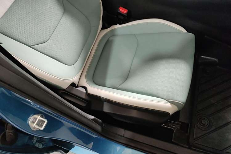 GEELY Emgrand L HiP 2023 car image #29