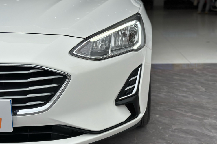 Ford Focus Active 2021 car image #29