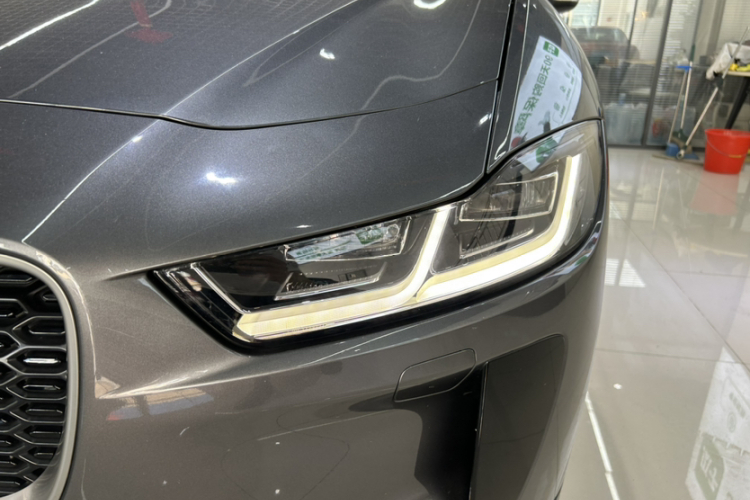 2019 car image #29