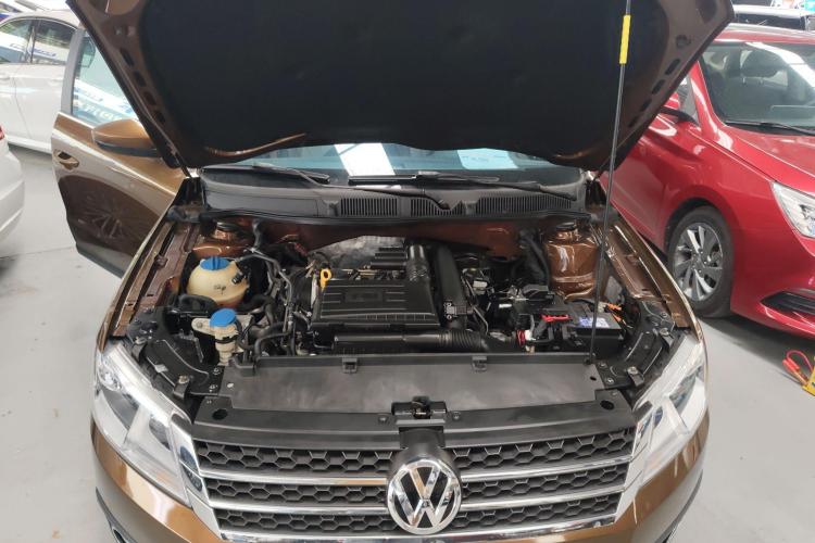 Volkswagen Cross Lavida 2017 صورة سيارة #29