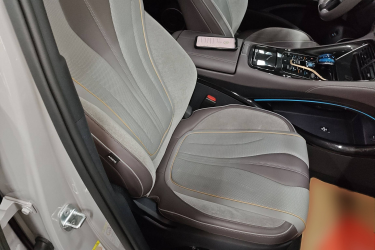 BYD Frigate 07 2023 immagine di auto #29