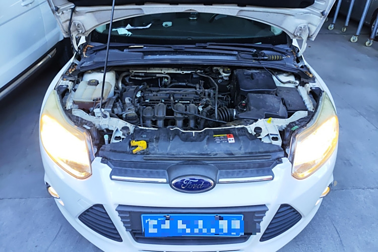 Ford Focus (Imported) 2014 car image #29