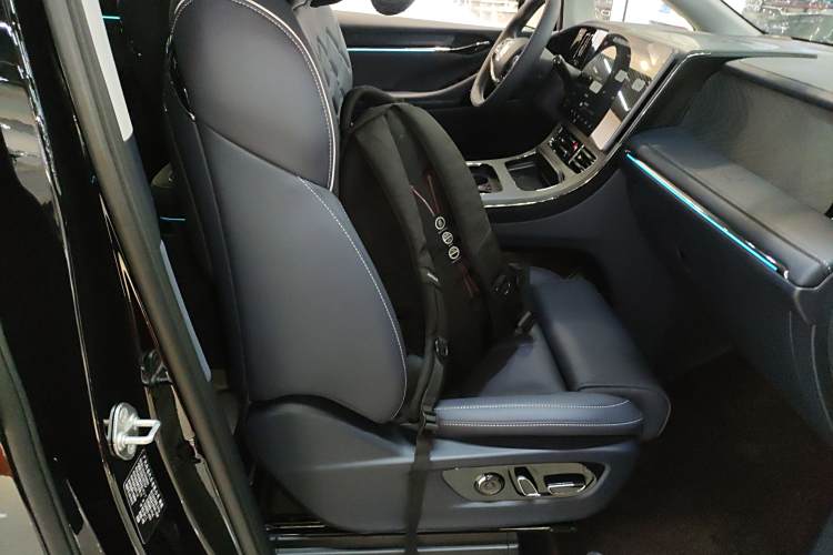 GAC Trumpchi Xiangwang M8 2025 car image #29