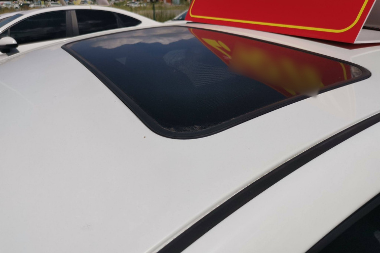 Hyundai Reina Hatchback 2015 car image #29