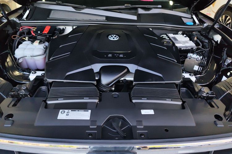 Volkswagen Touareg 2020 car image #29