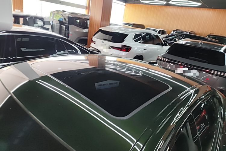 BMW i4 M50 2024 #29 BMW i4 M50 2024 car image #29