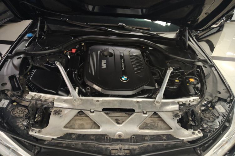 BMW M760Le 2019 car image #29