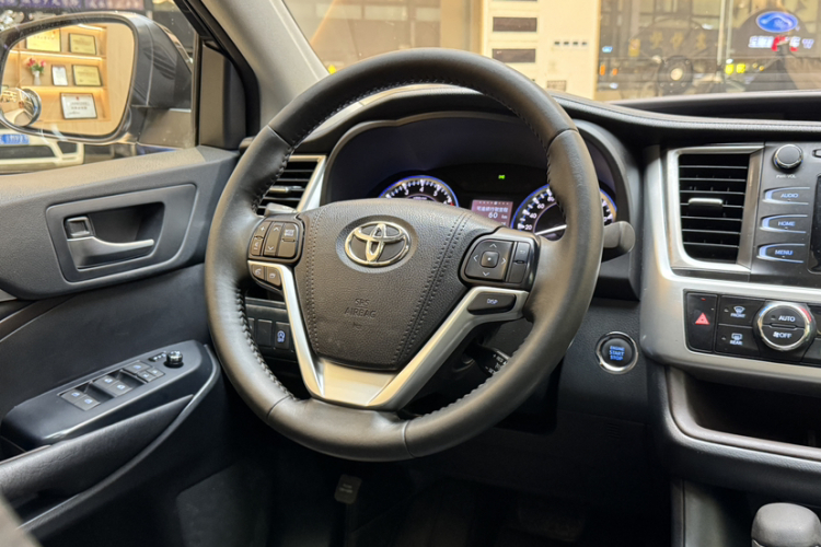 Toyota Highlander (Imported) 2016 car image #29