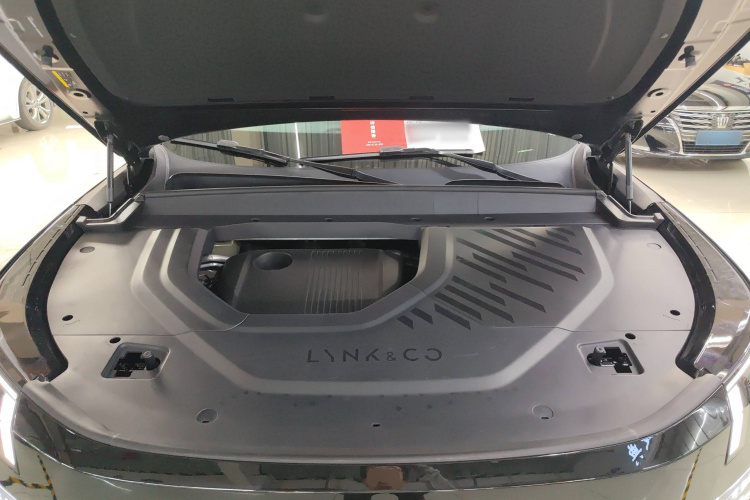 Lynk & Co 900 2025 car image #29