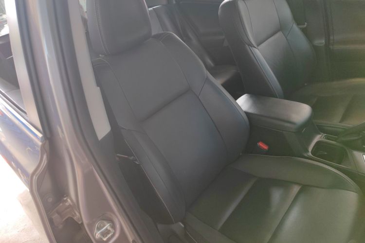 Toyota RAV4 (Imported) 2017 #29 Toyota RAV4 (Imported) 2017 immagine di auto #29