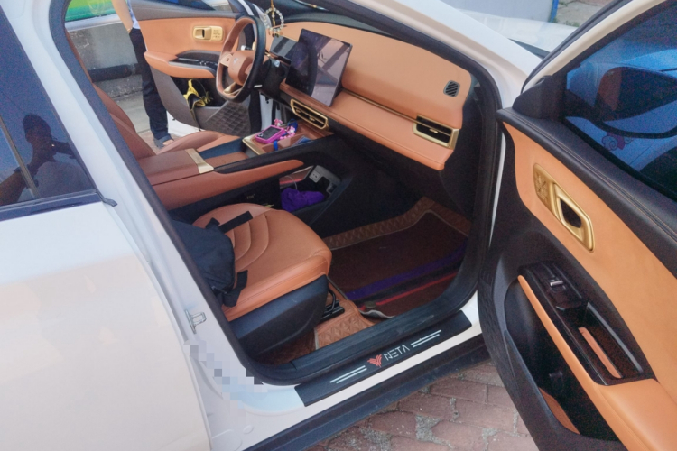 哪吒汽车 哪吒X 2024 汽车图片 #29