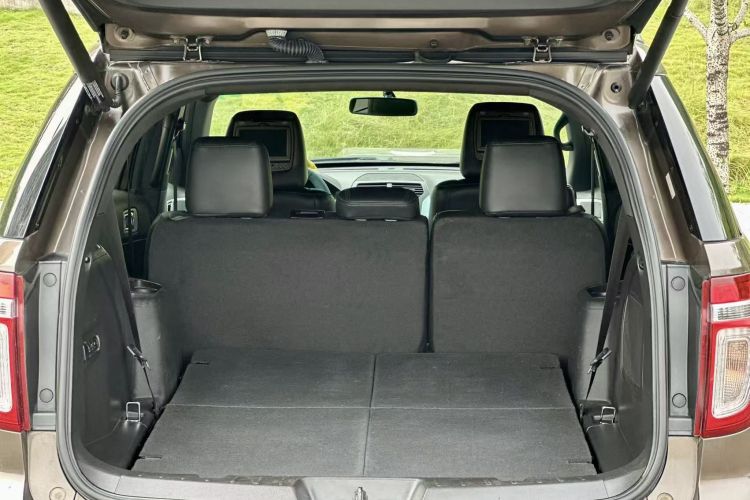 Ford Explorer (Imported) 2015 #29 Ford Explorer (Imported) 2015 car image #29