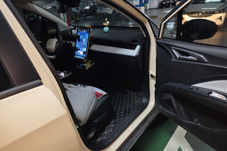 哪吒汽车 哪吒AYA 2024 汽车图片 #29