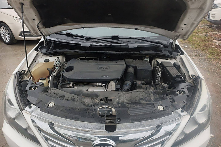 BYD G5 2017 #29 BYD G5 2017 car image #29