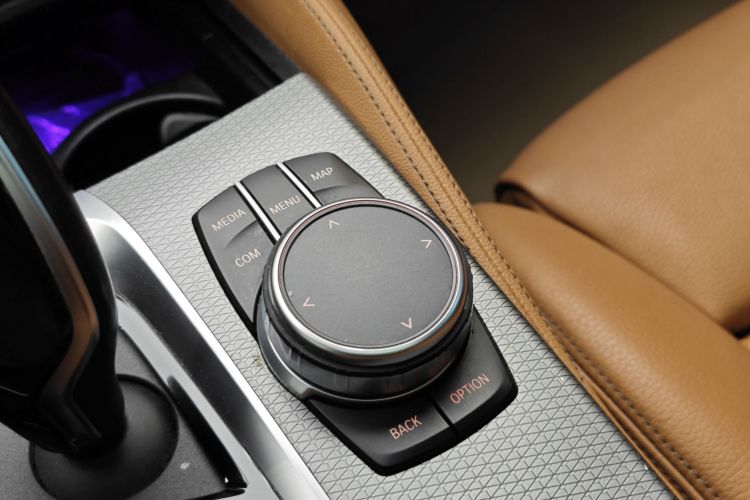 BMW 5 Series (Imported) 2020 #29 BMW 5 Series (Imported) 2020 car image #29